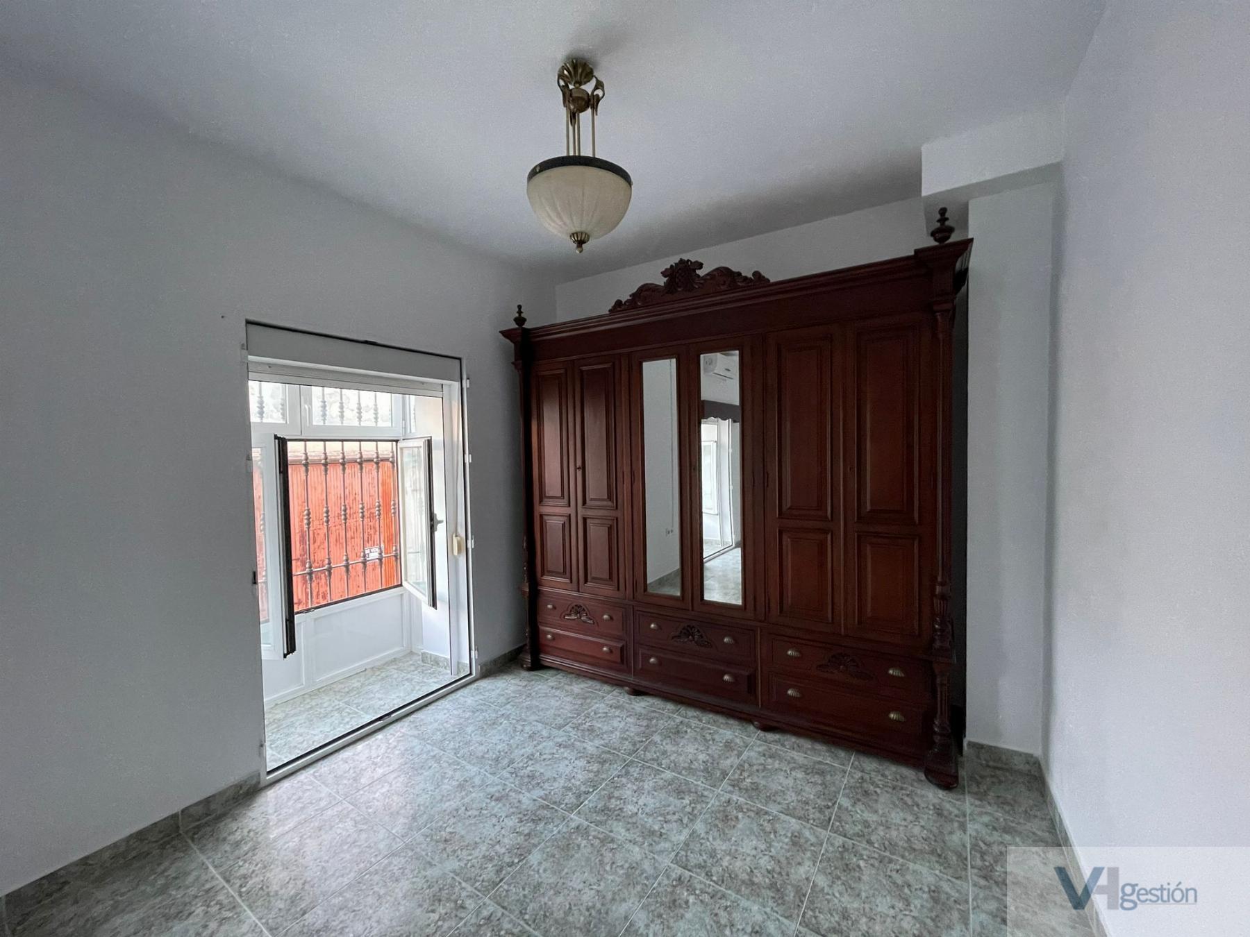 For sale of house in Villamartín