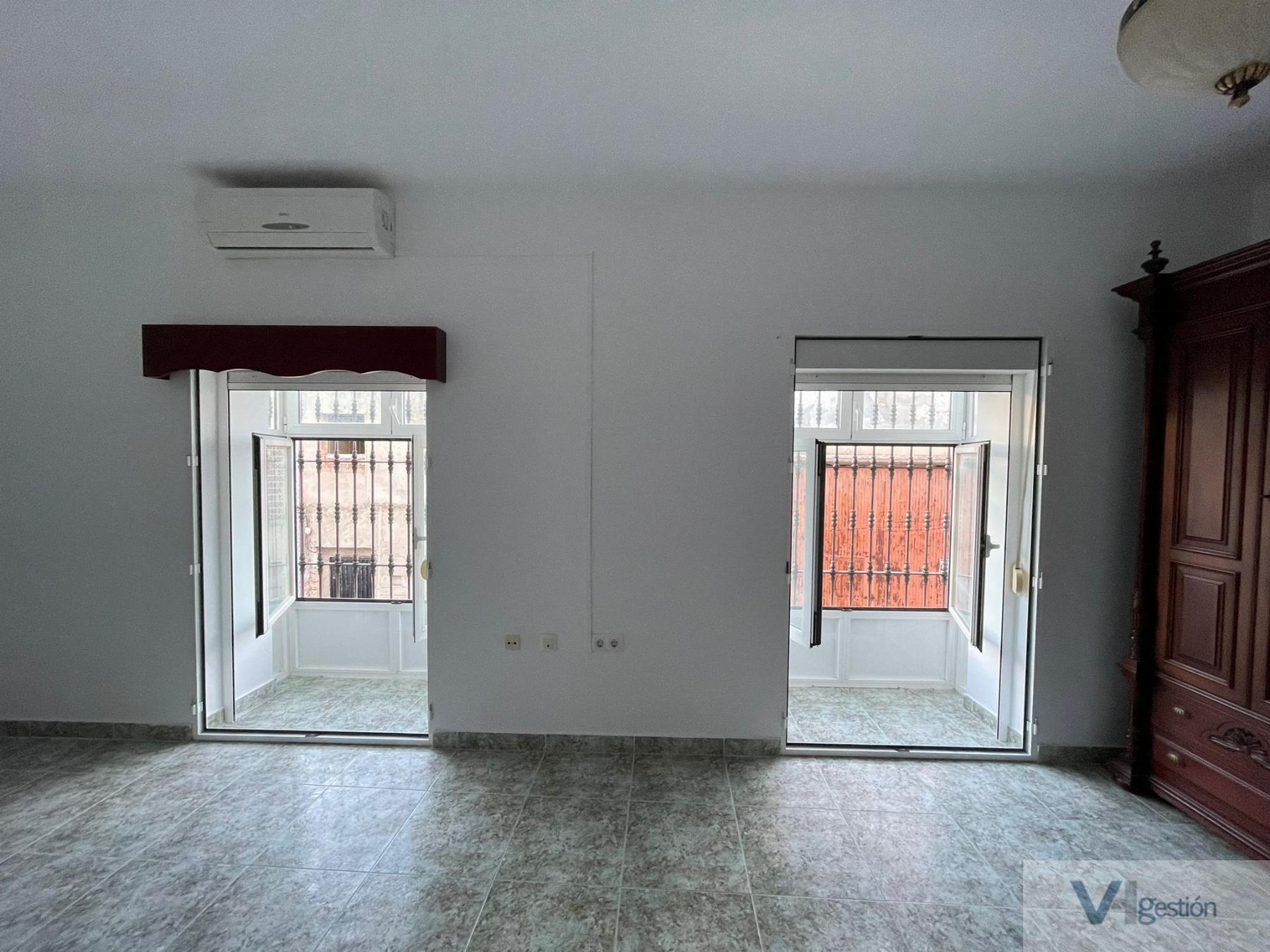 For sale of house in Villamartín