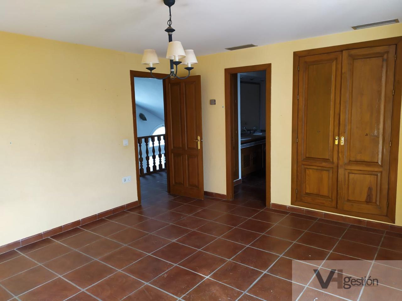 For sale of chalet in Gines