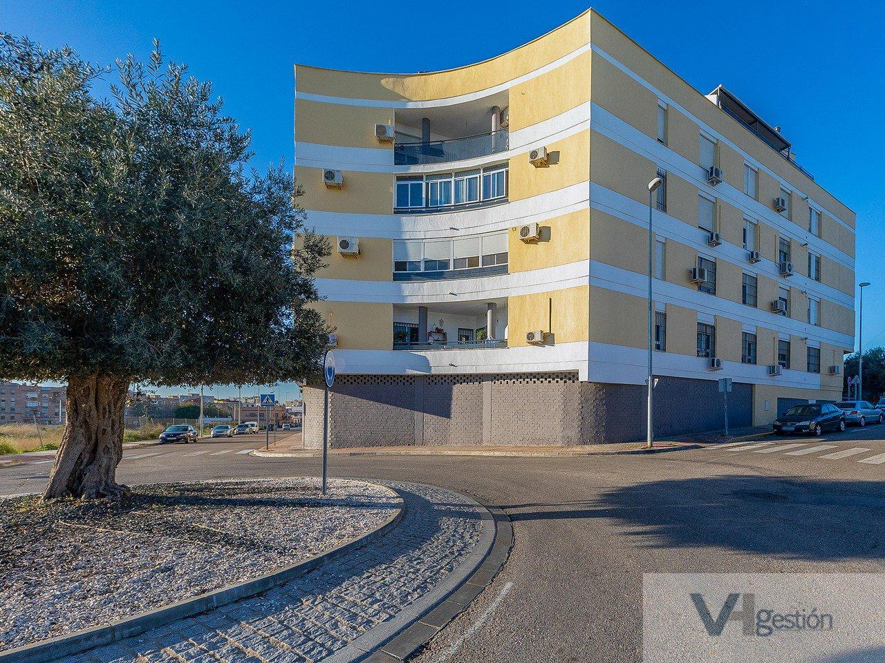 For sale of commercial in Alcalá de Guadaíra