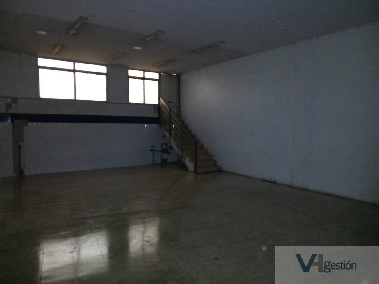 For sale of commercial in Alcalá de Guadaíra
