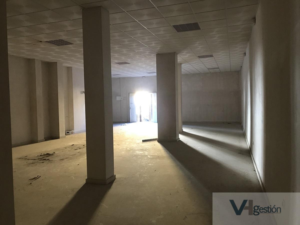 For sale of commercial in Dos Hermanas