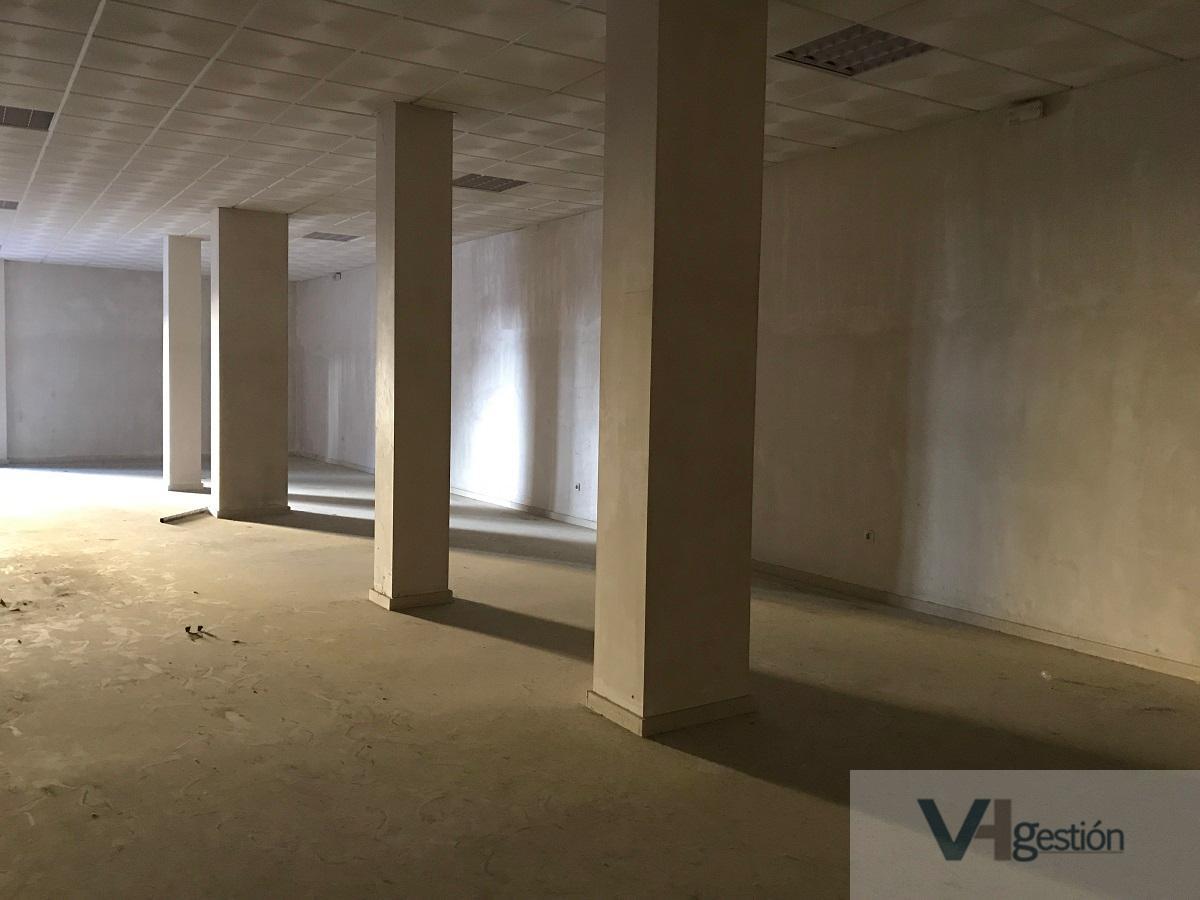 For sale of commercial in Dos Hermanas