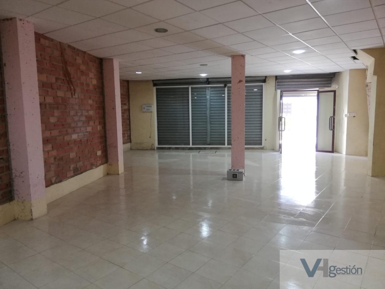 For sale of commercial in Bormujos