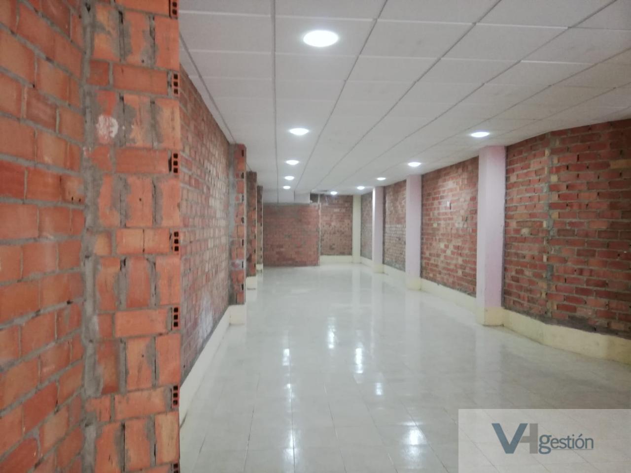 For sale of commercial in Bormujos