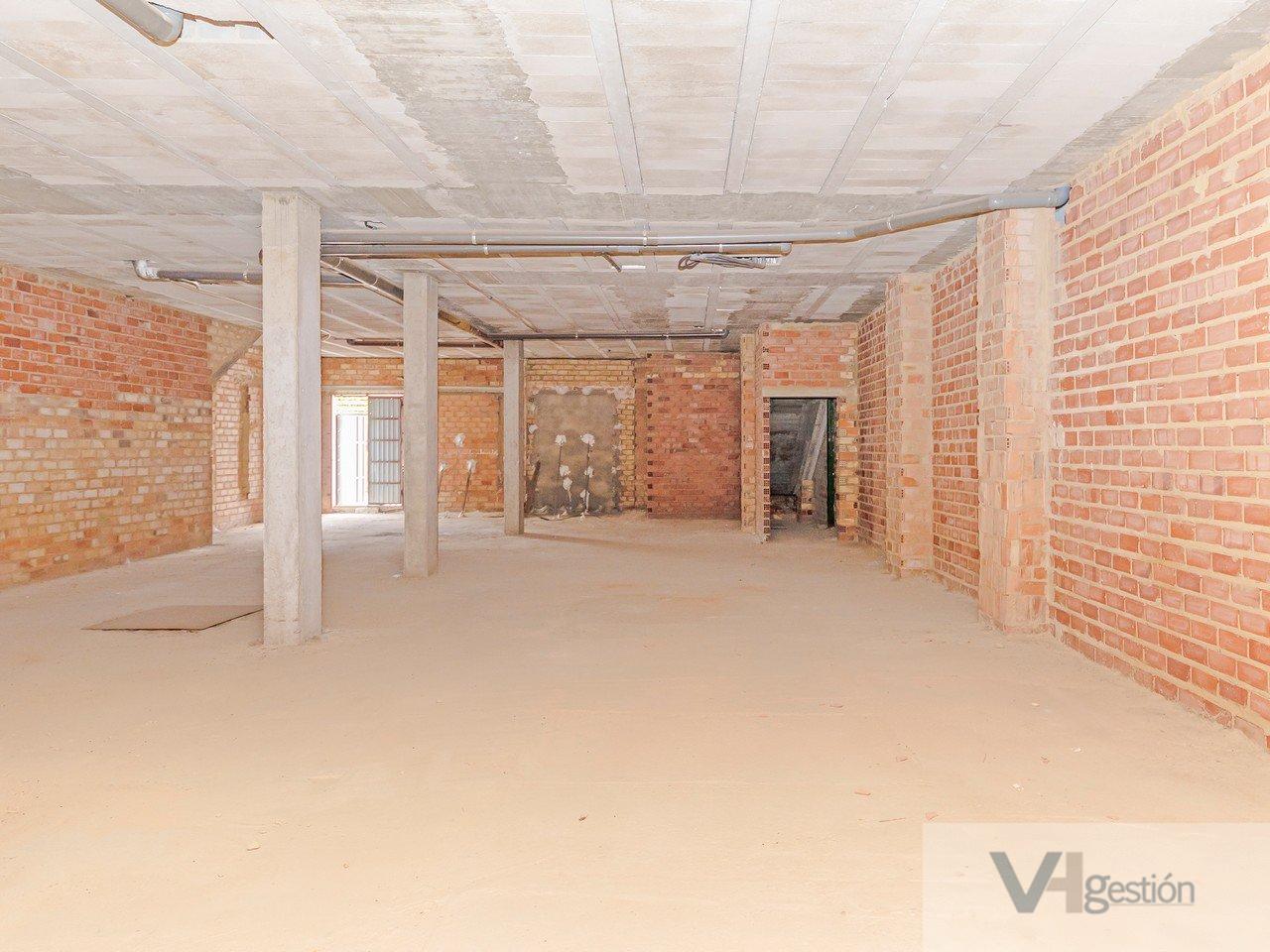 Venta de local comercial en Carrión de los Céspedes