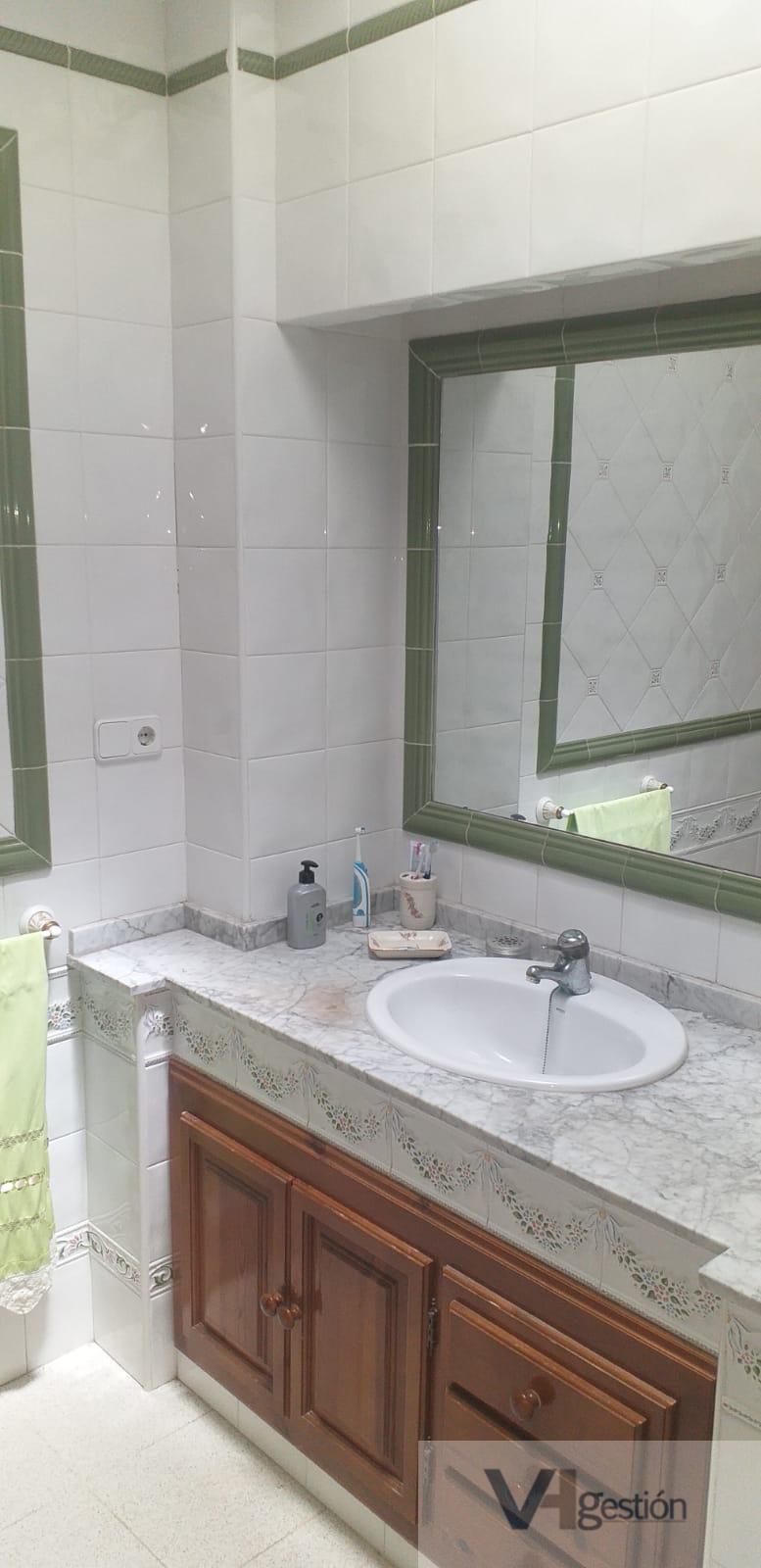 For sale of house in Villamartín