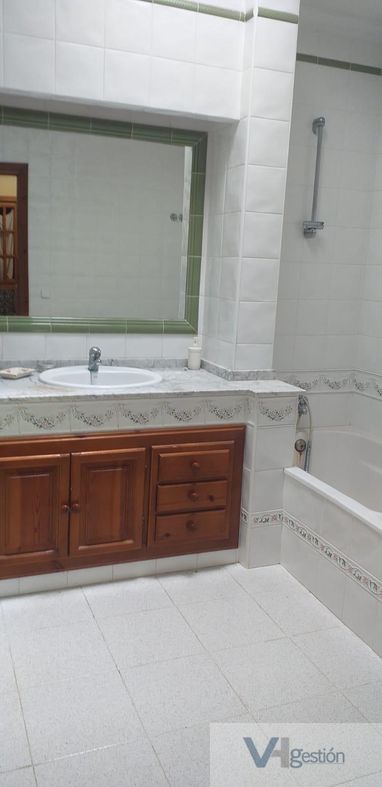 For sale of house in Villamartín