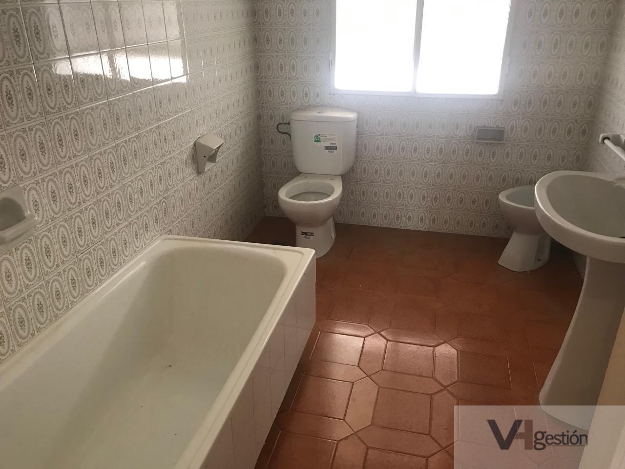 For sale of house in Carmona