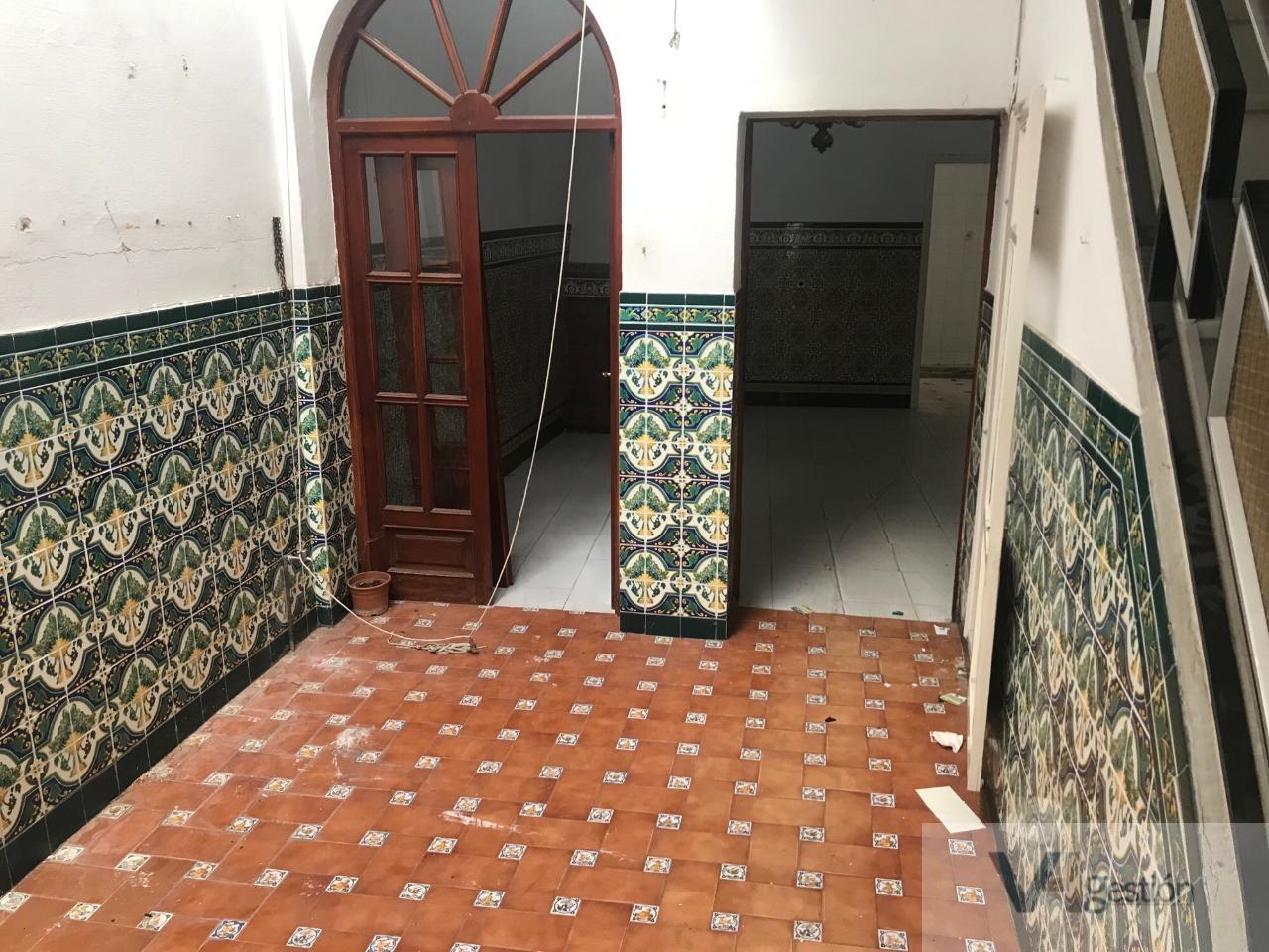 For sale of house in Carmona