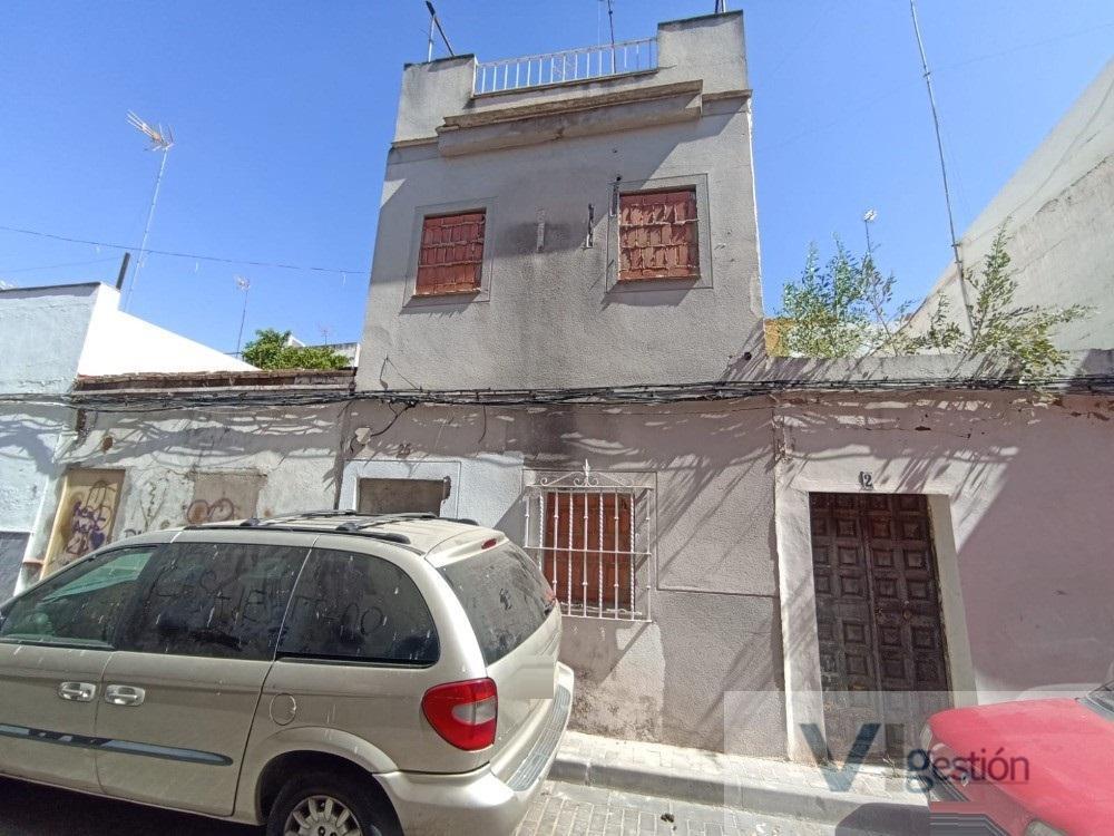 For sale of house in Sevilla