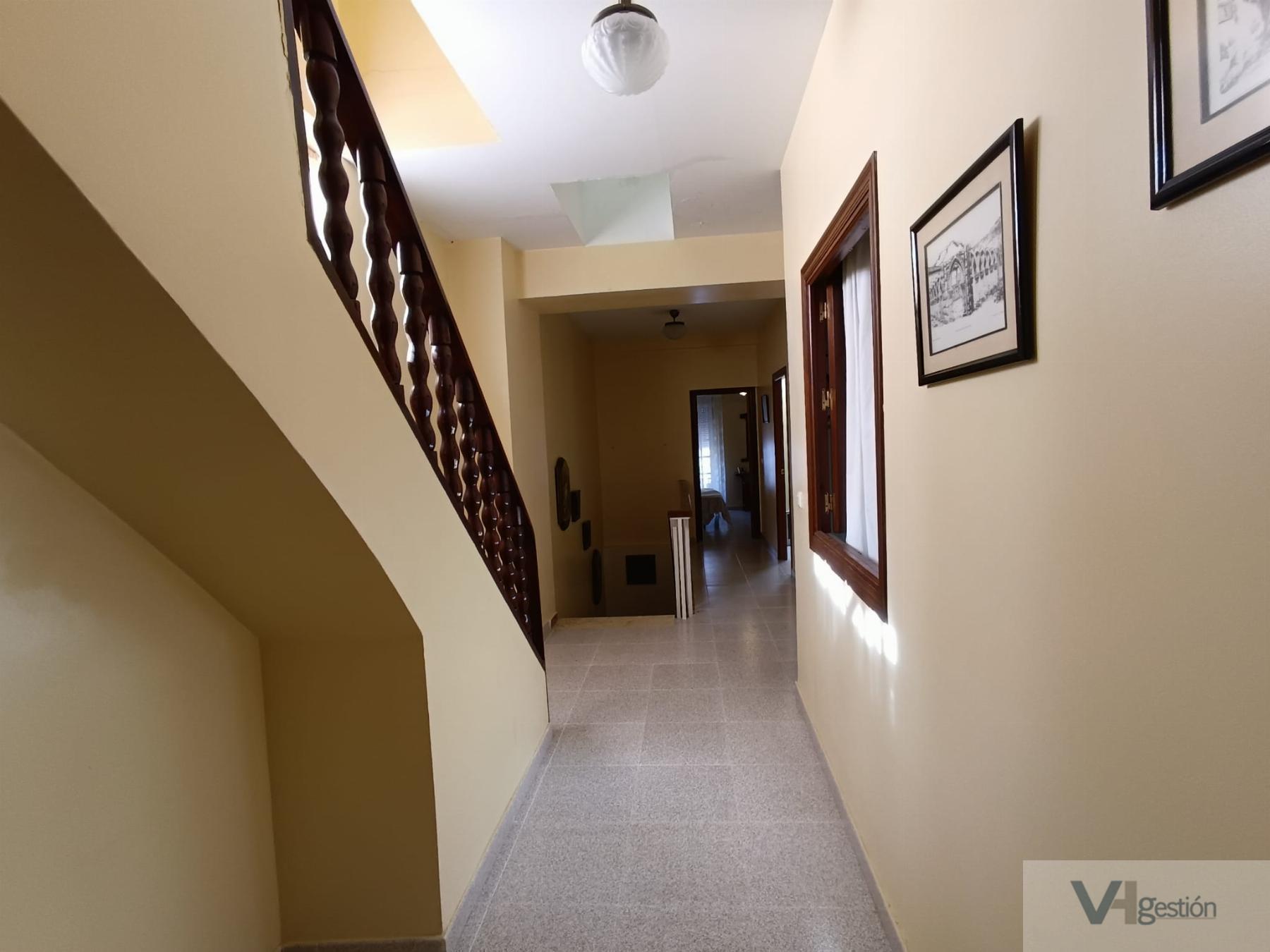 For sale of house in Villamartín