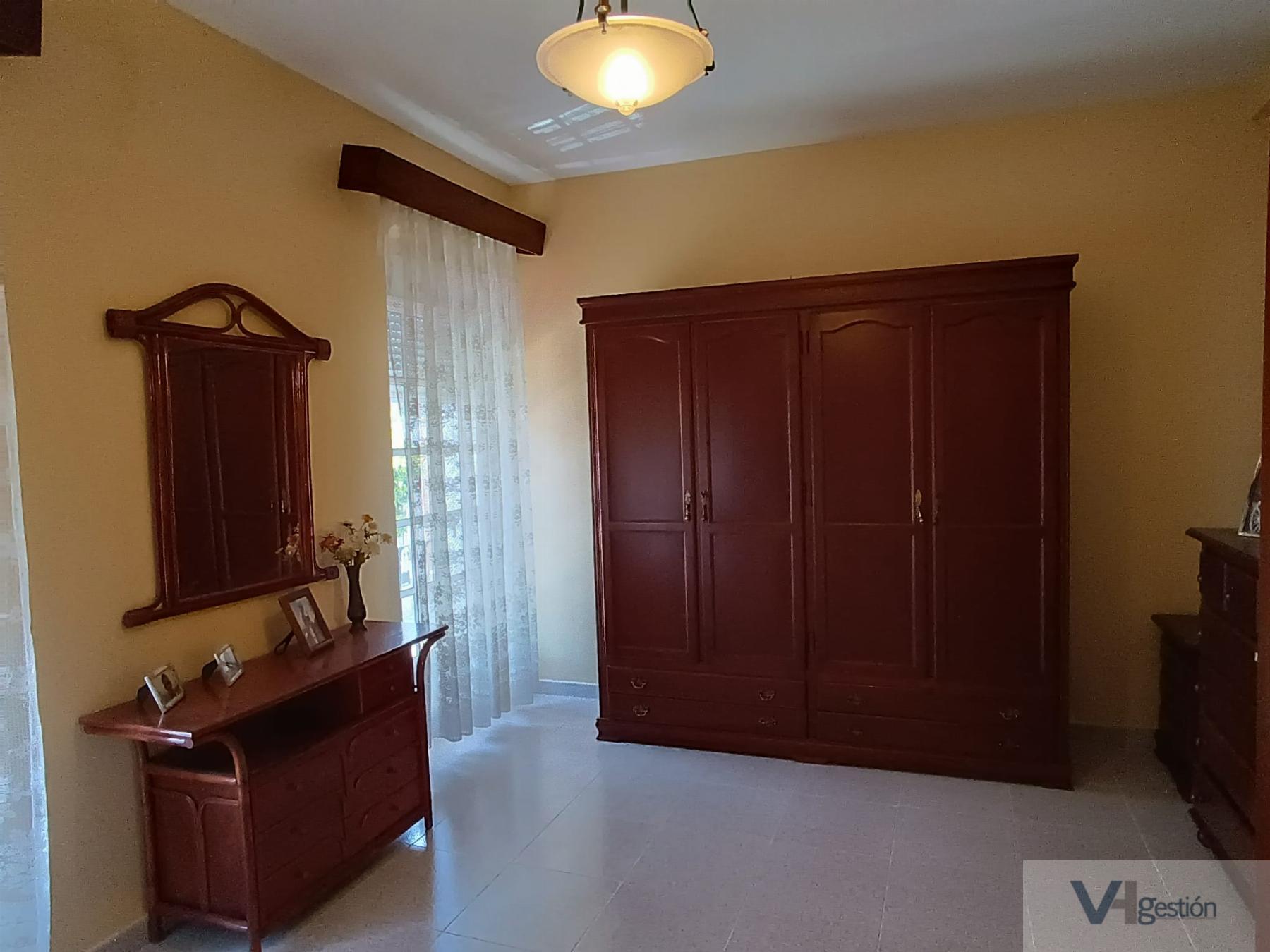 For sale of house in Villamartín