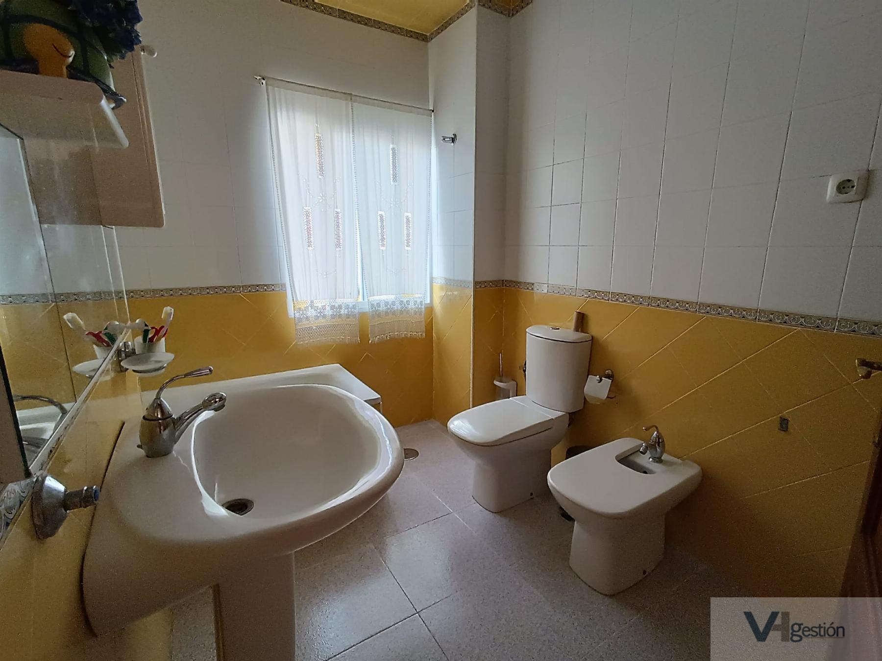 For sale of house in Villamartín