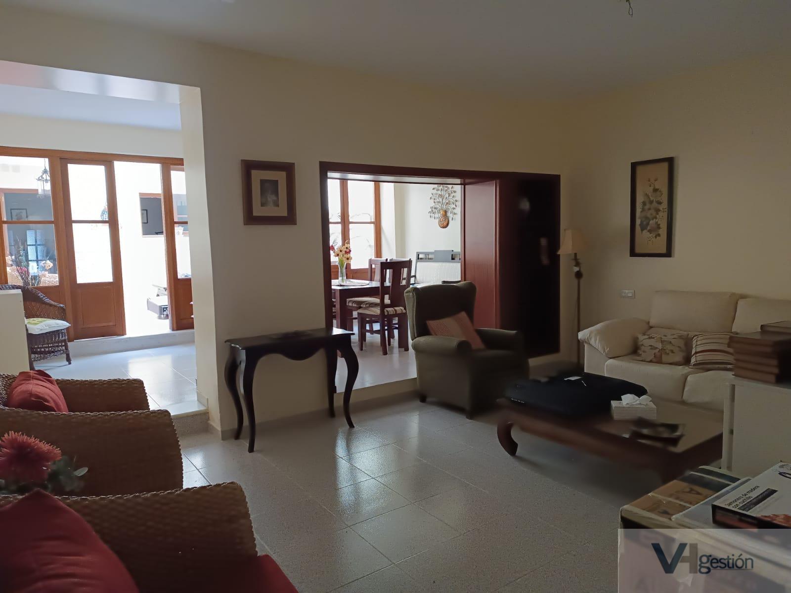 For sale of house in Villamartín