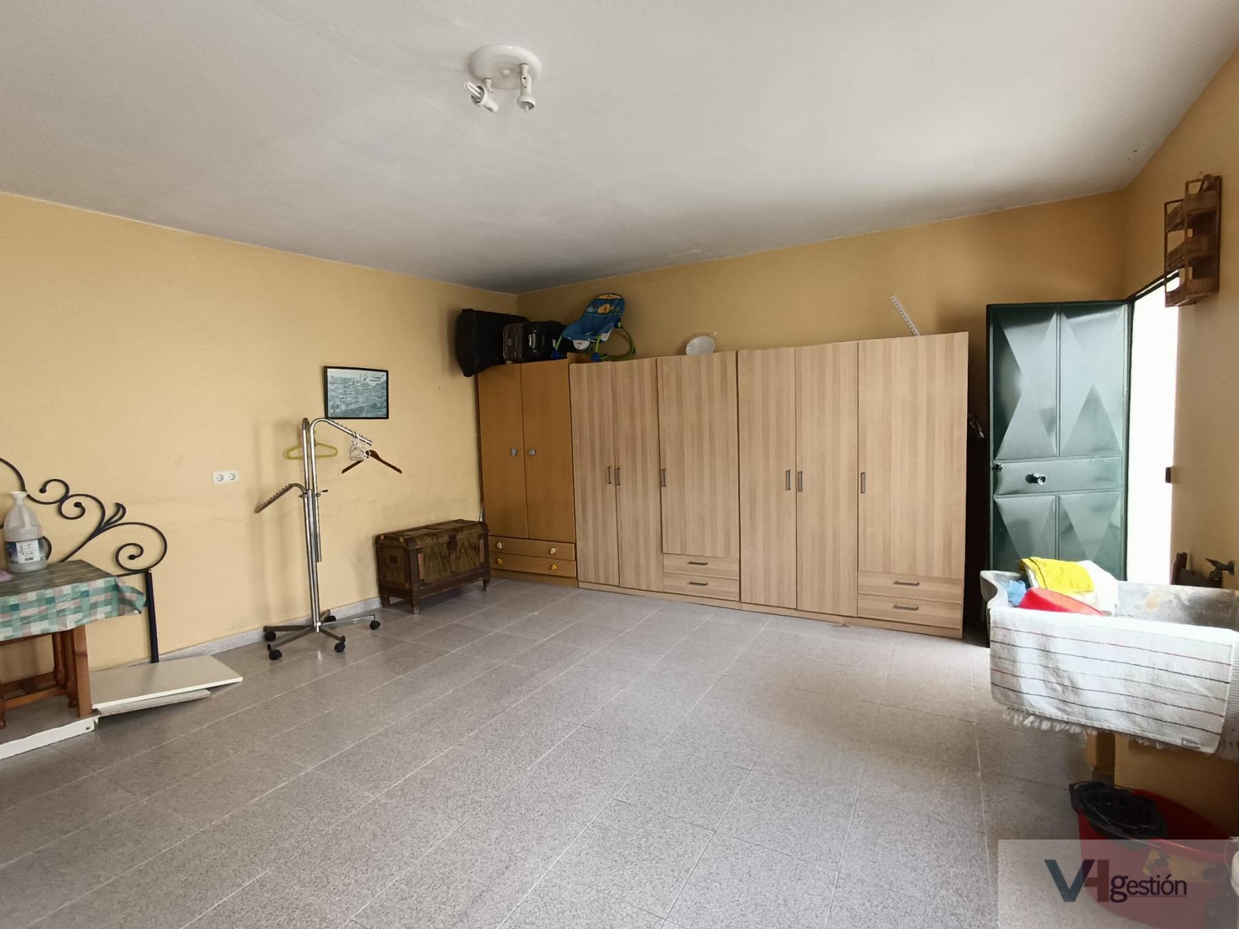 For sale of house in Villamartín