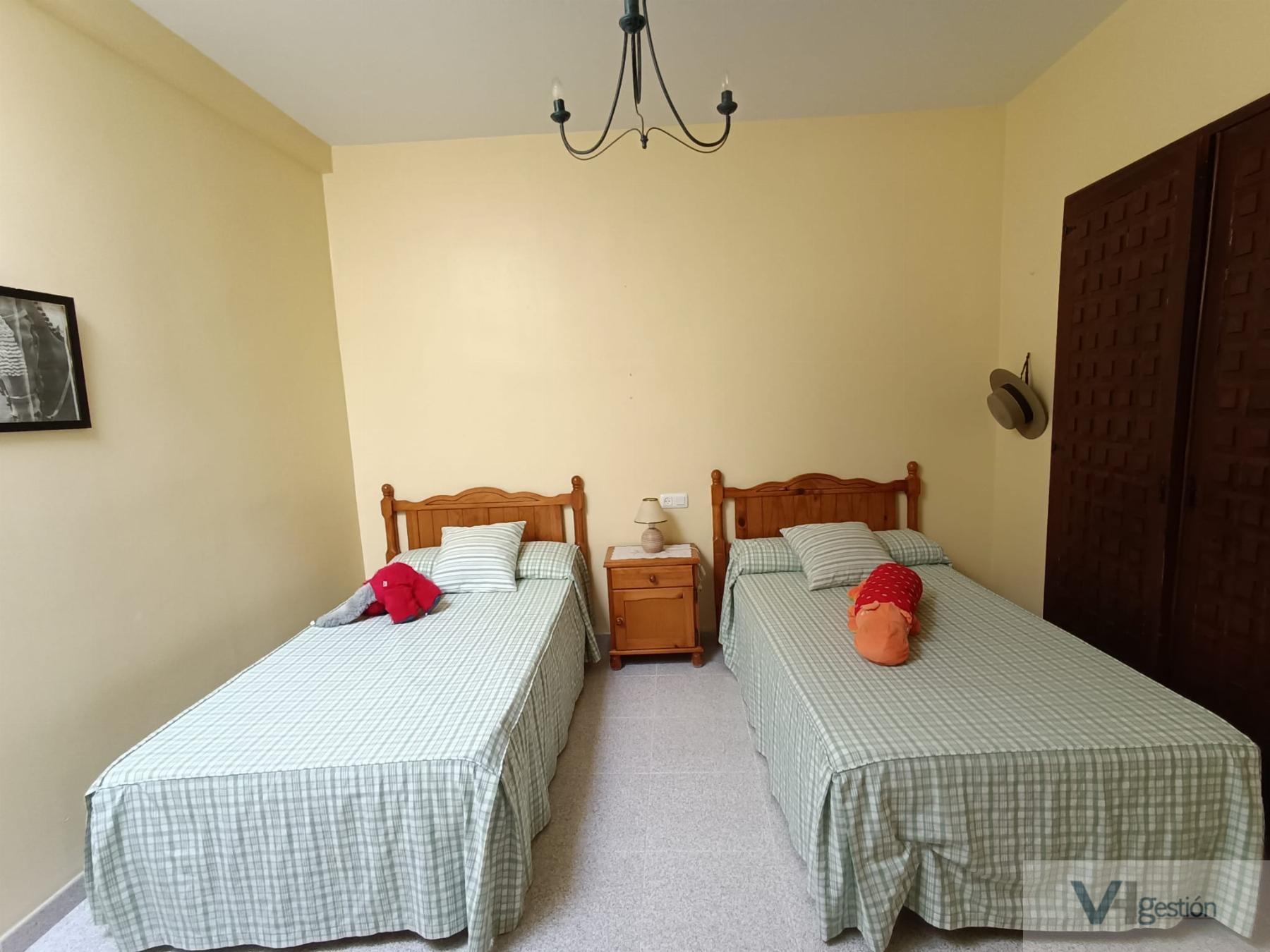For sale of house in Villamartín