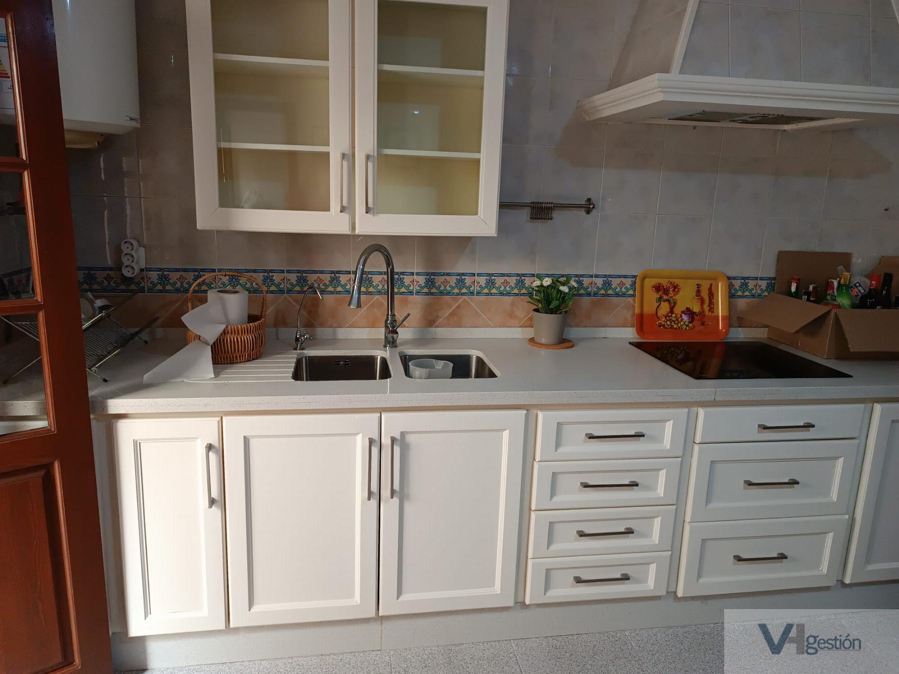 For sale of house in Villamartín