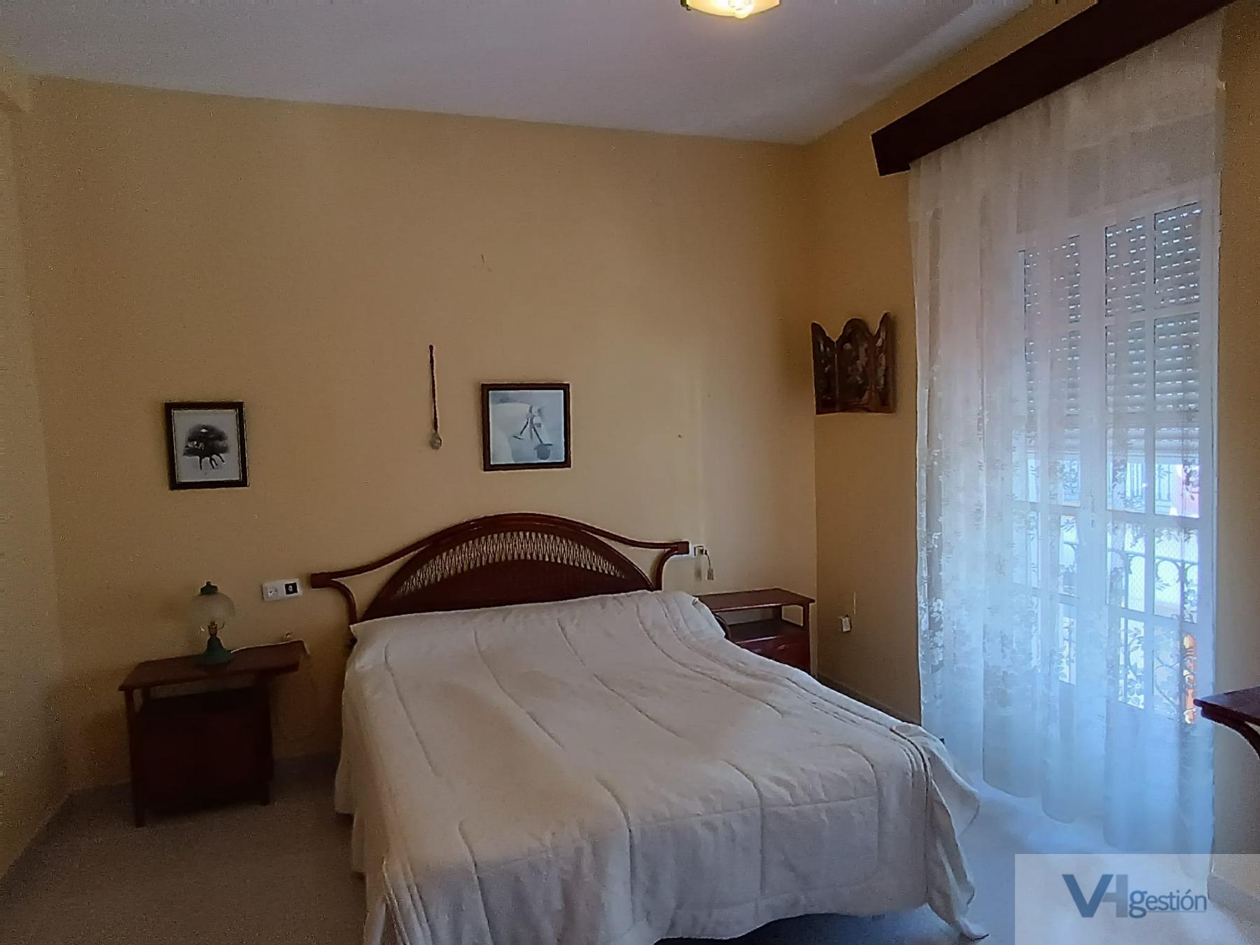 For sale of house in Villamartín