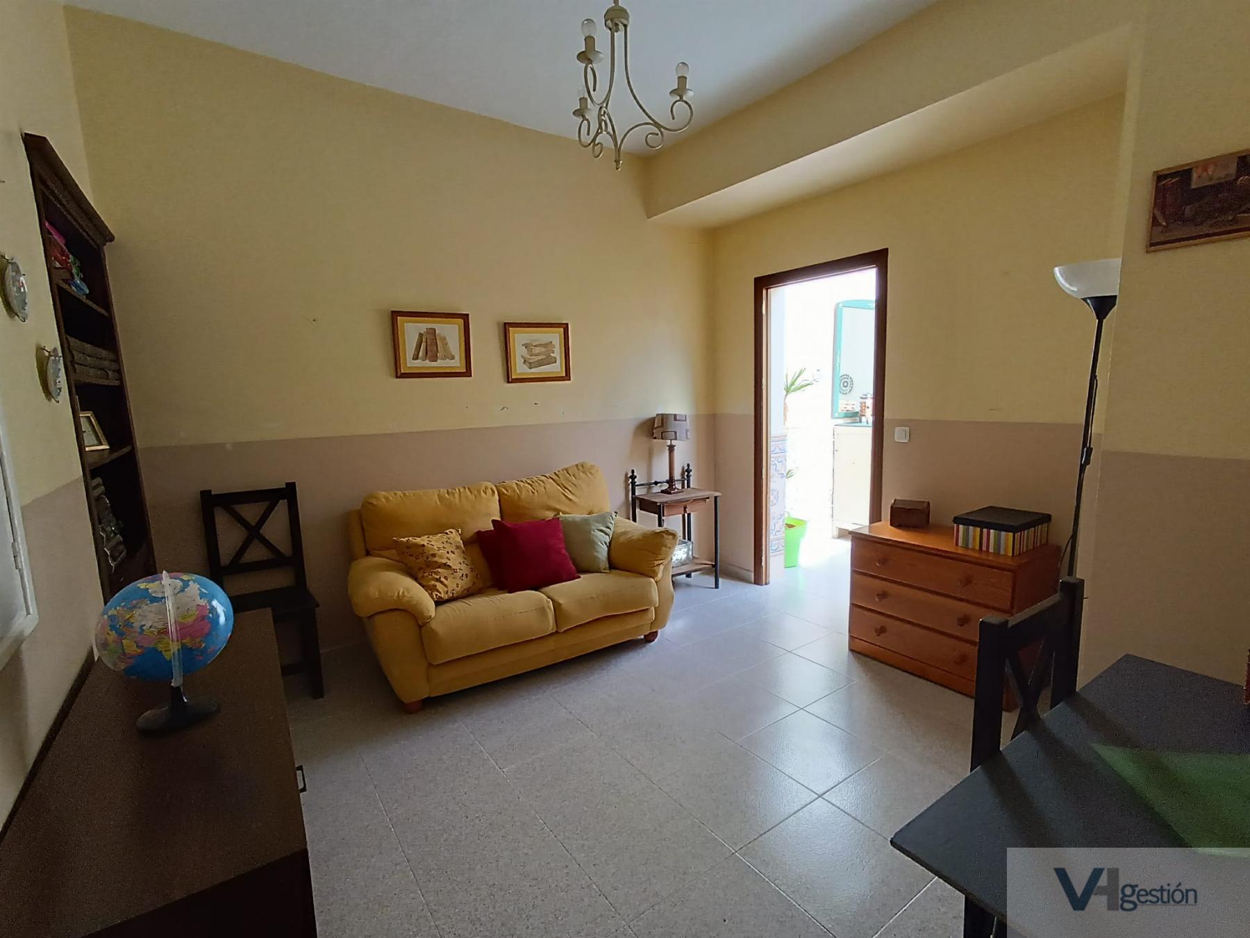 For sale of house in Villamartín