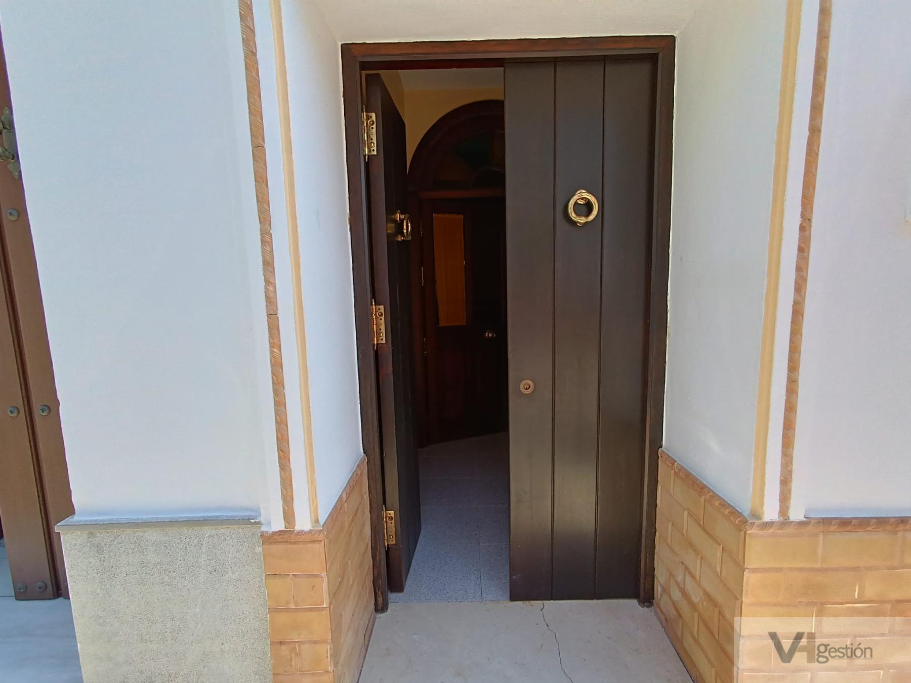 For sale of house in Villamartín