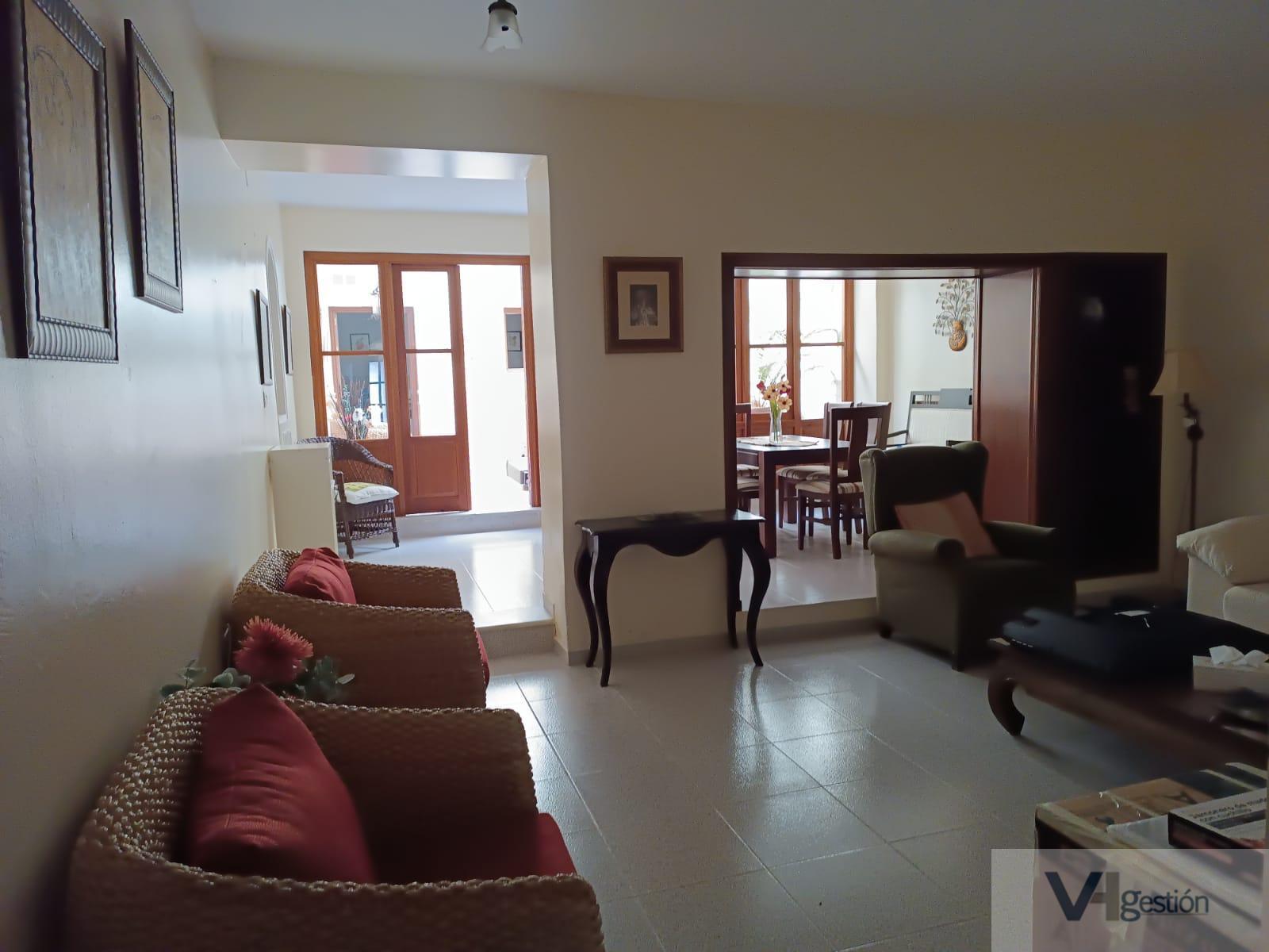 For sale of house in Villamartín