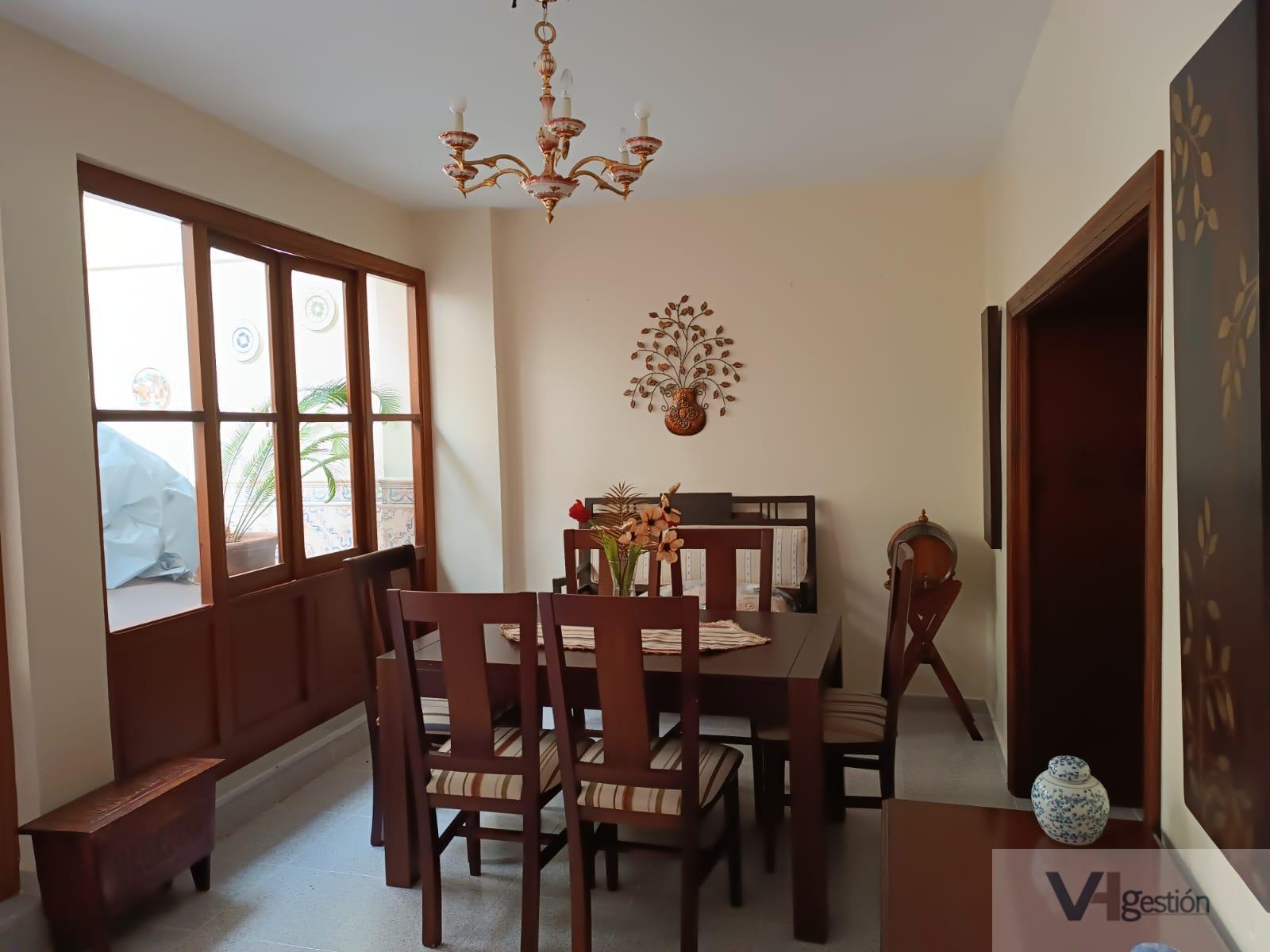 For sale of house in Villamartín