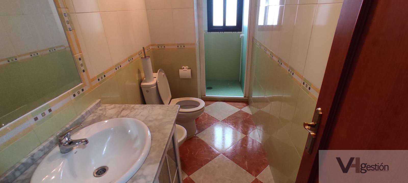 For sale of house in Villamartín