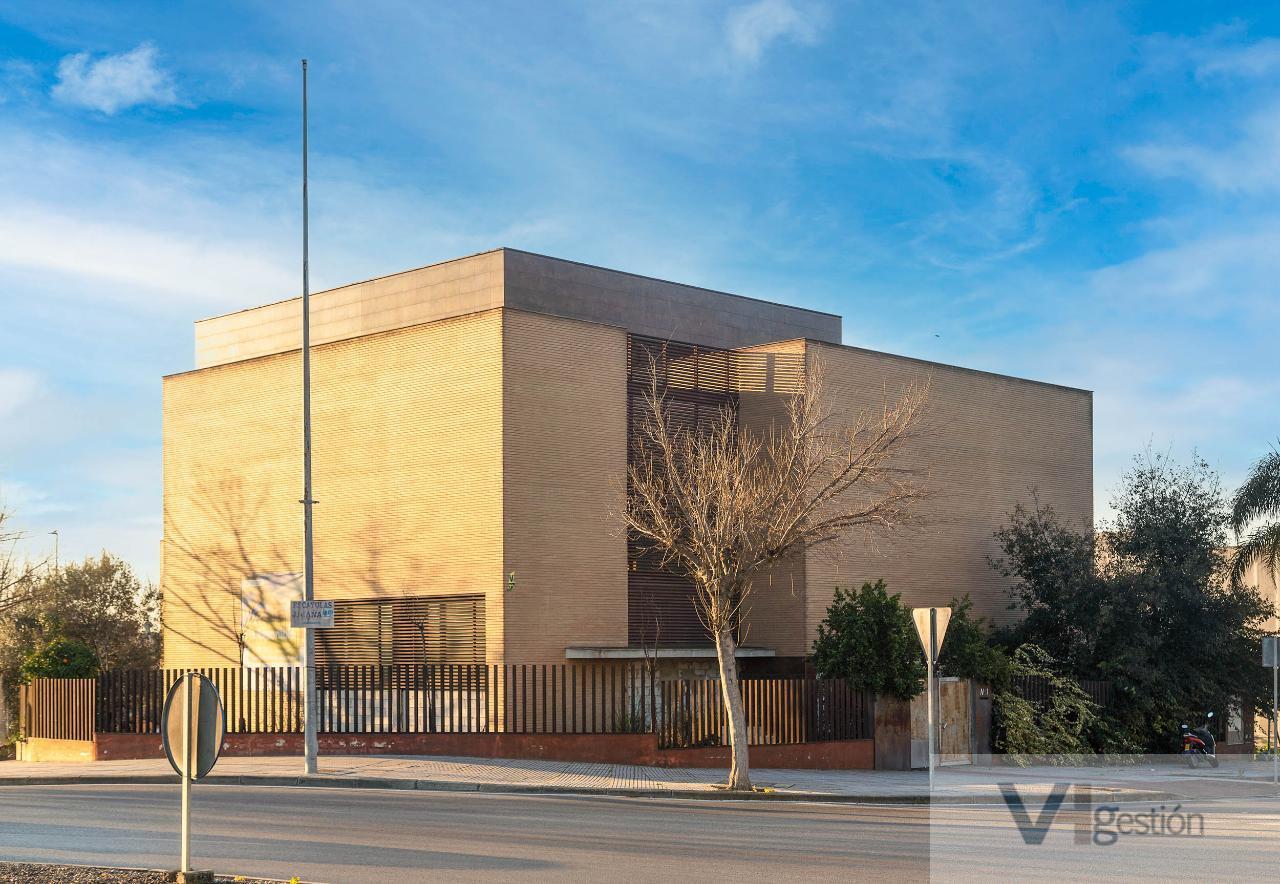 For sale of industrial plant/warehouse in Jerez de la Frontera