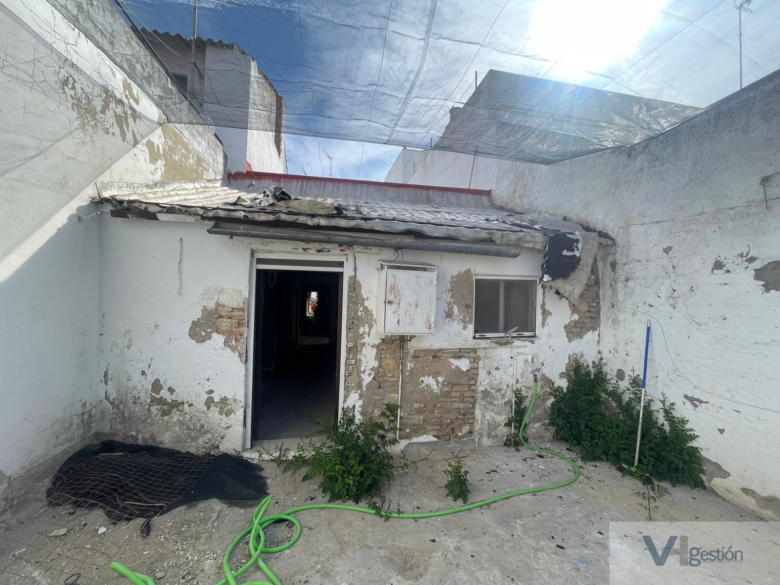 For sale of house in Villamartín