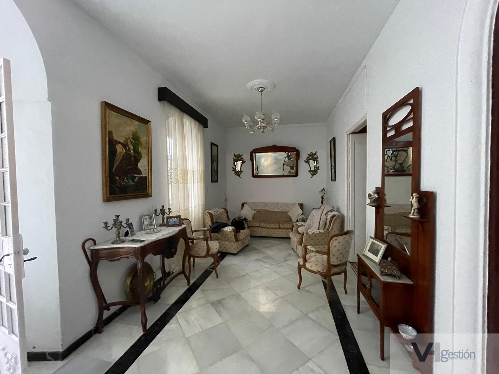 For sale of house in Villamartín