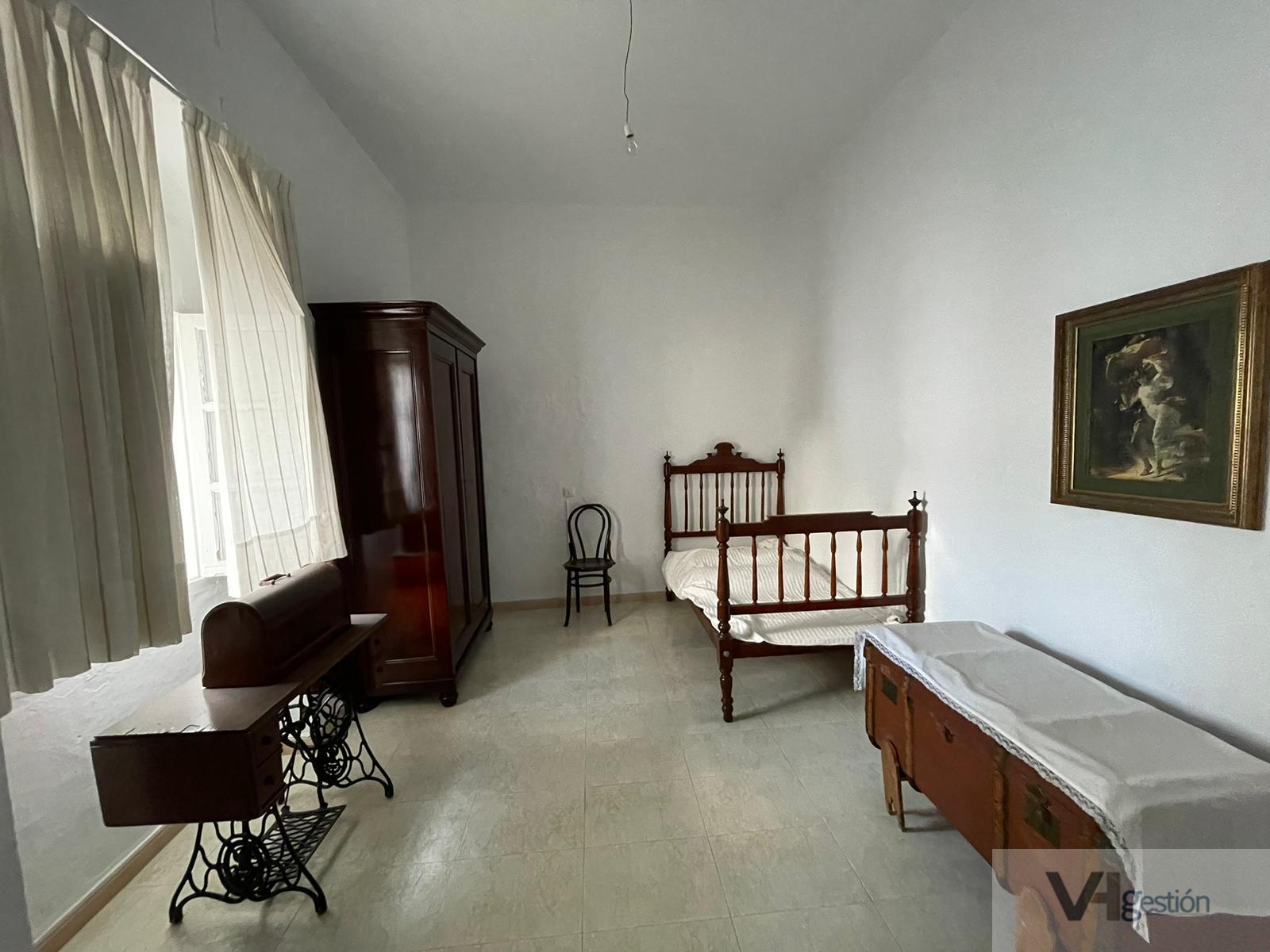 For sale of house in Villamartín