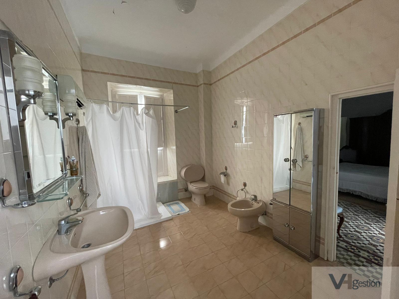 For sale of house in Villamartín