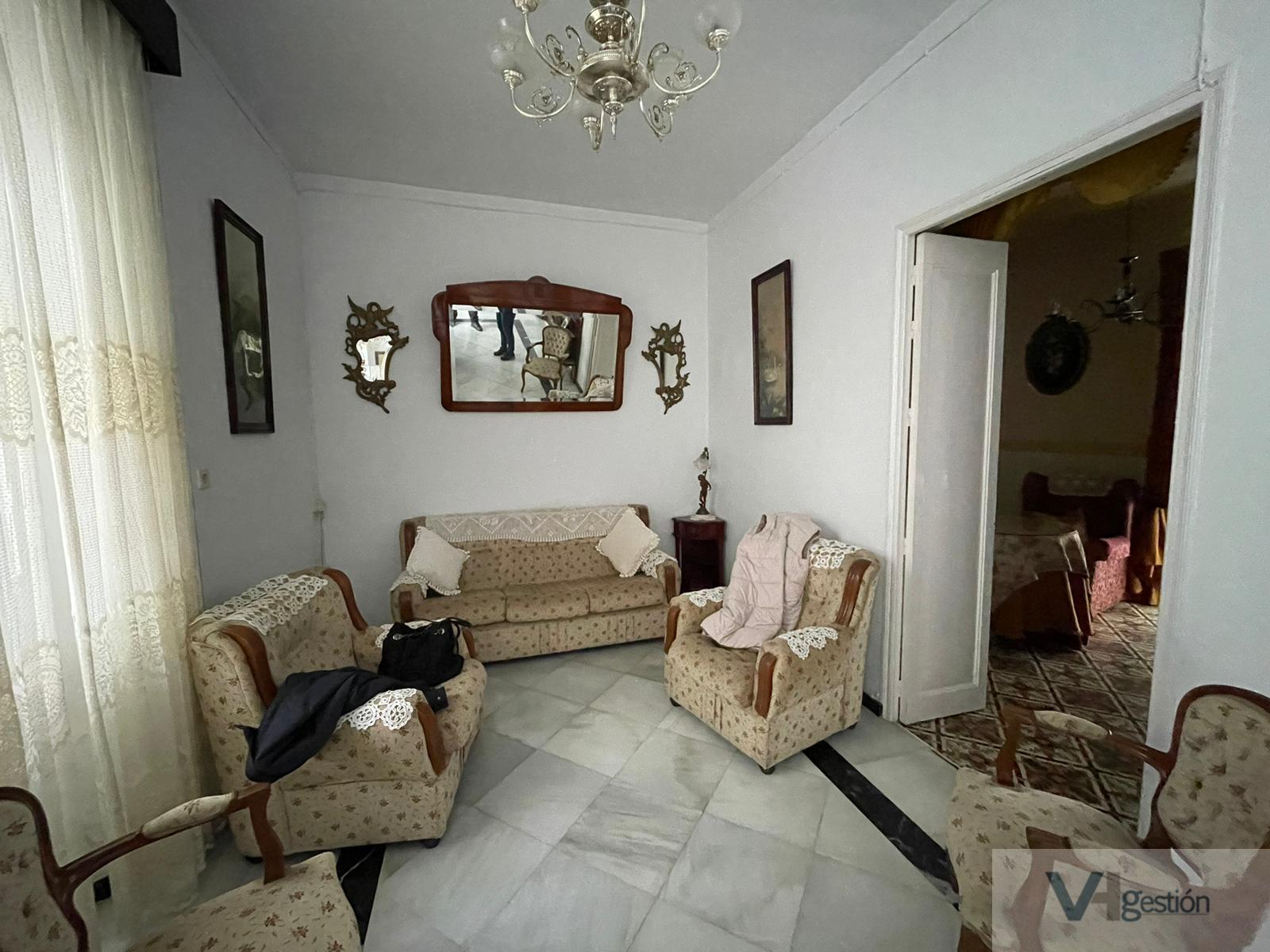 For sale of house in Villamartín