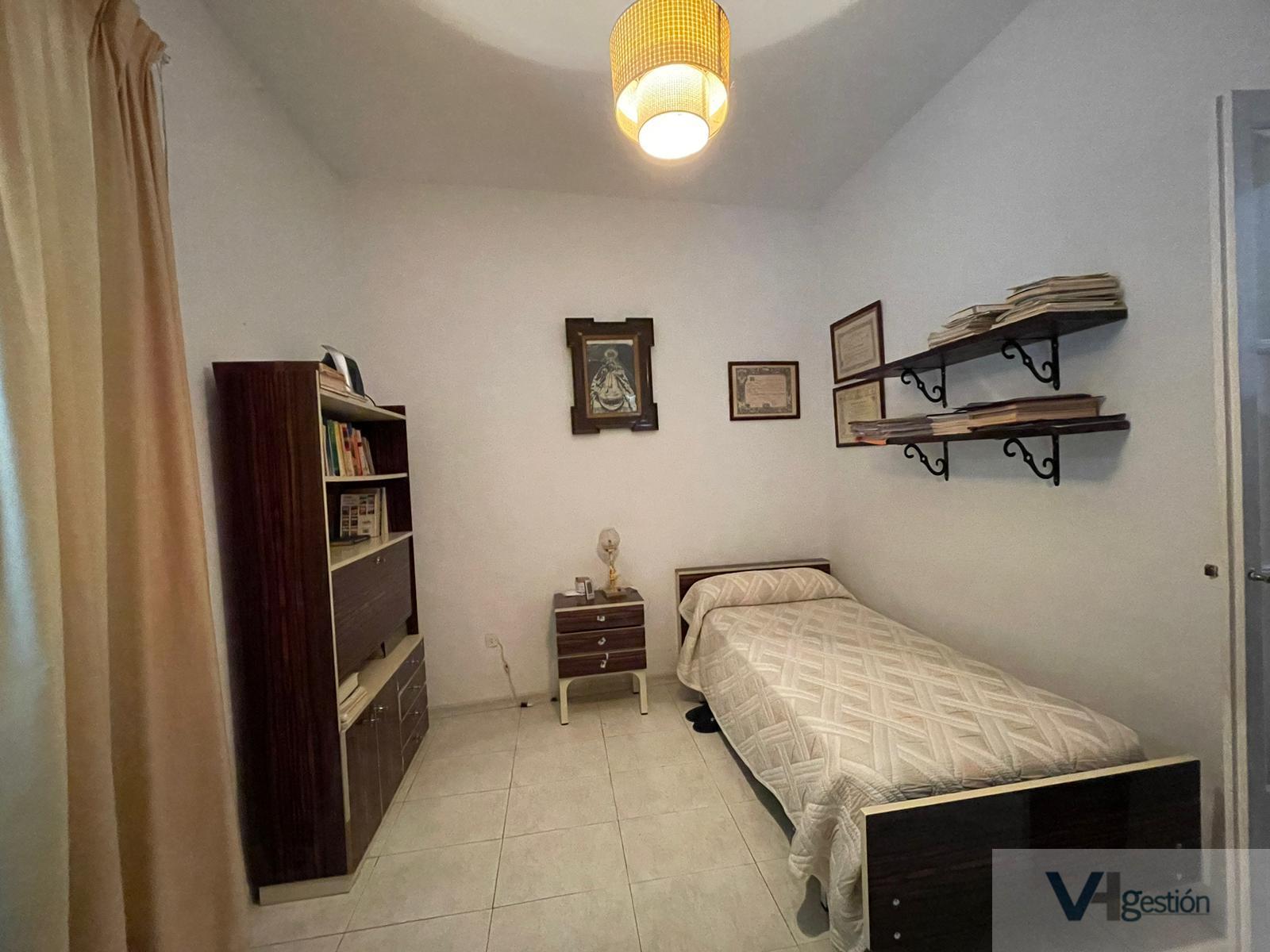 For sale of house in Villamartín