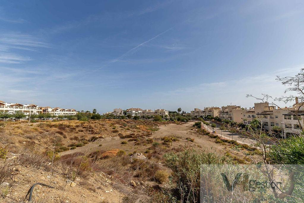 For sale of land in Benalmádena