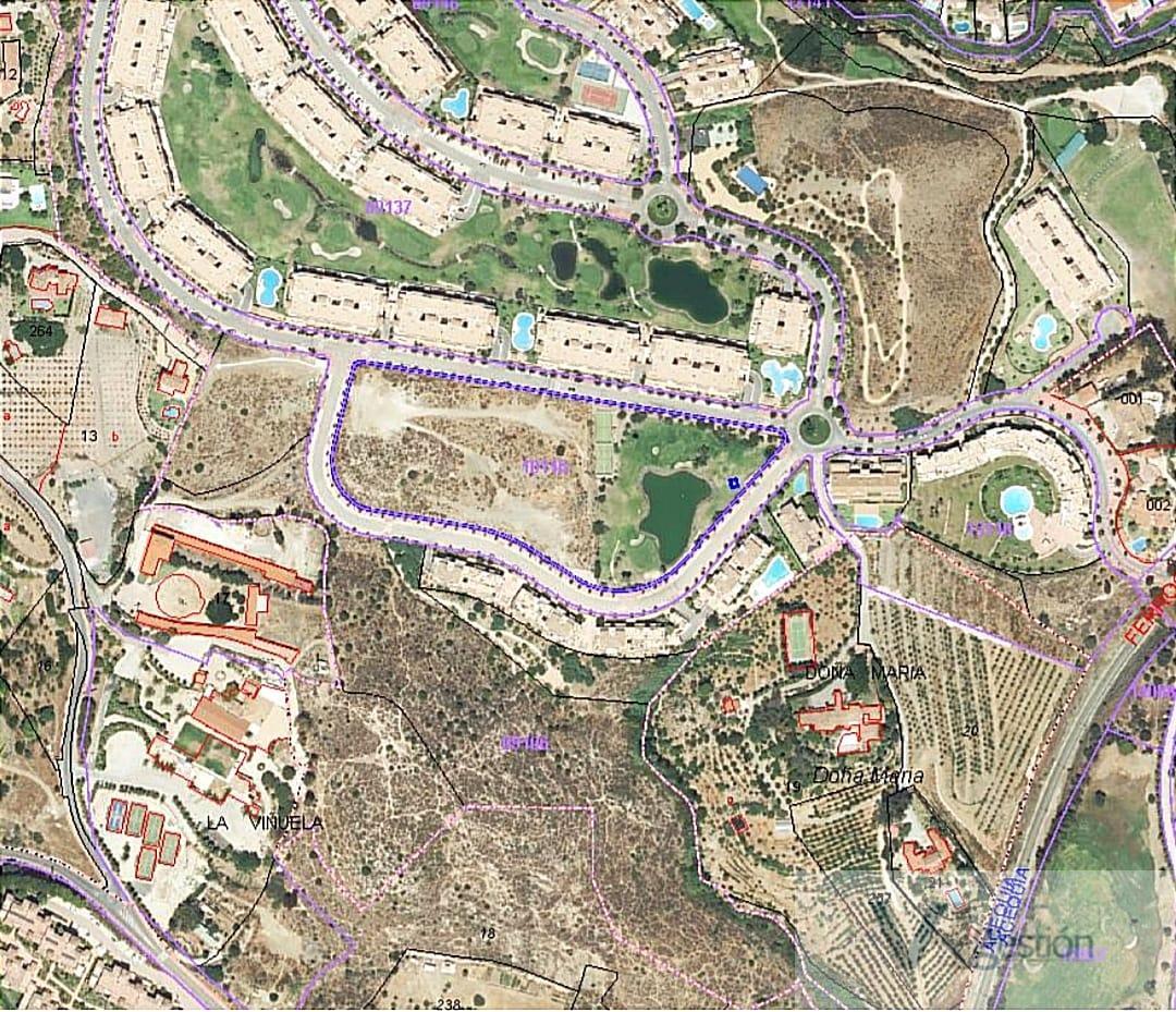 For sale of land in Benalmádena