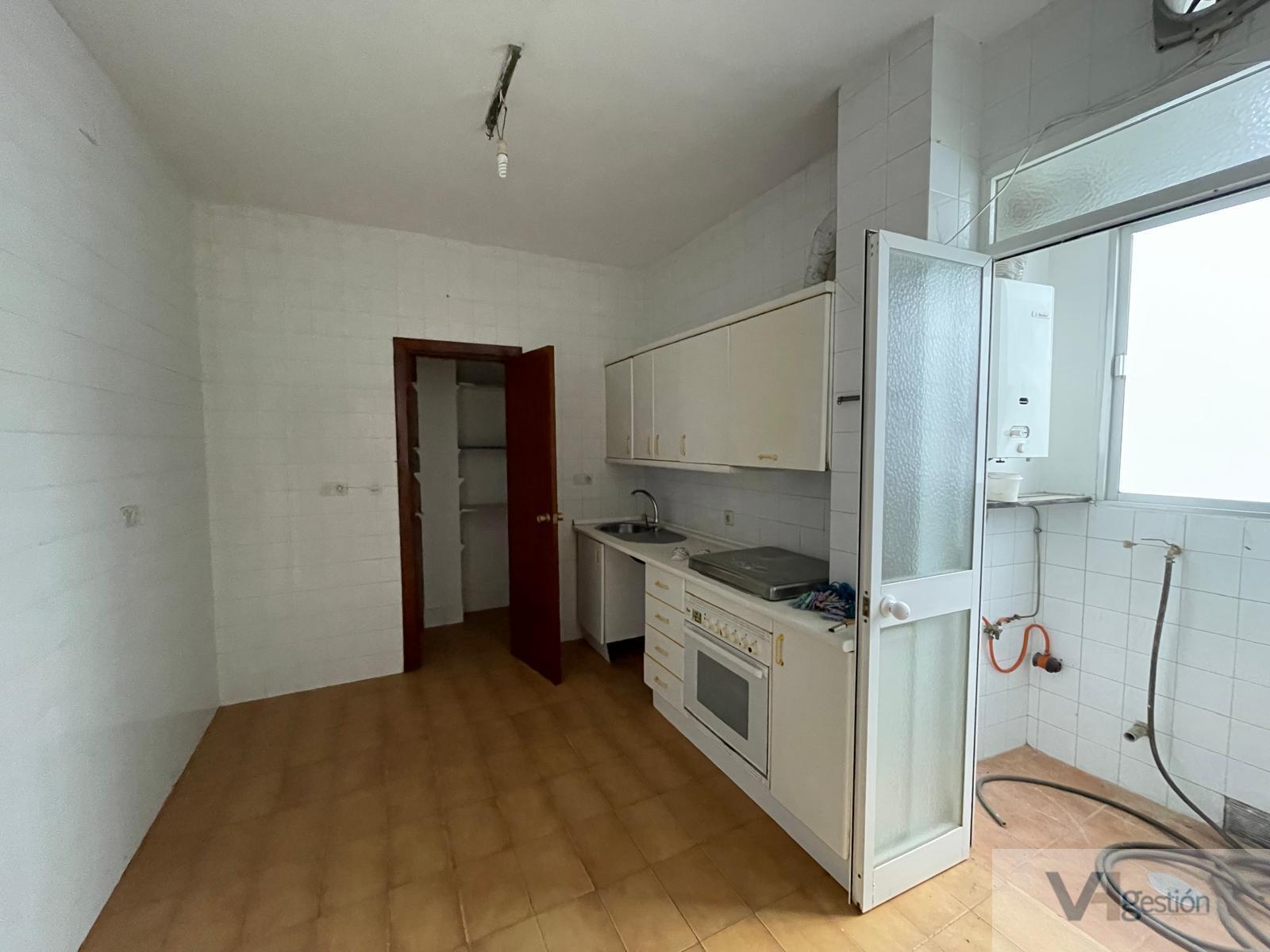 For sale of building in Villamartín