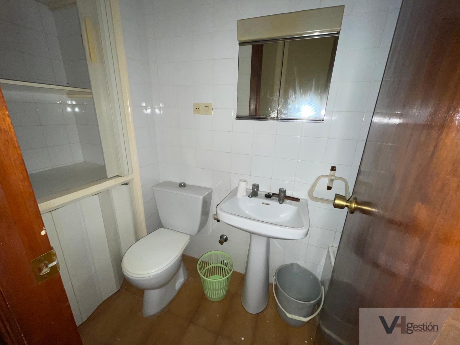 For sale of building in Villamartín