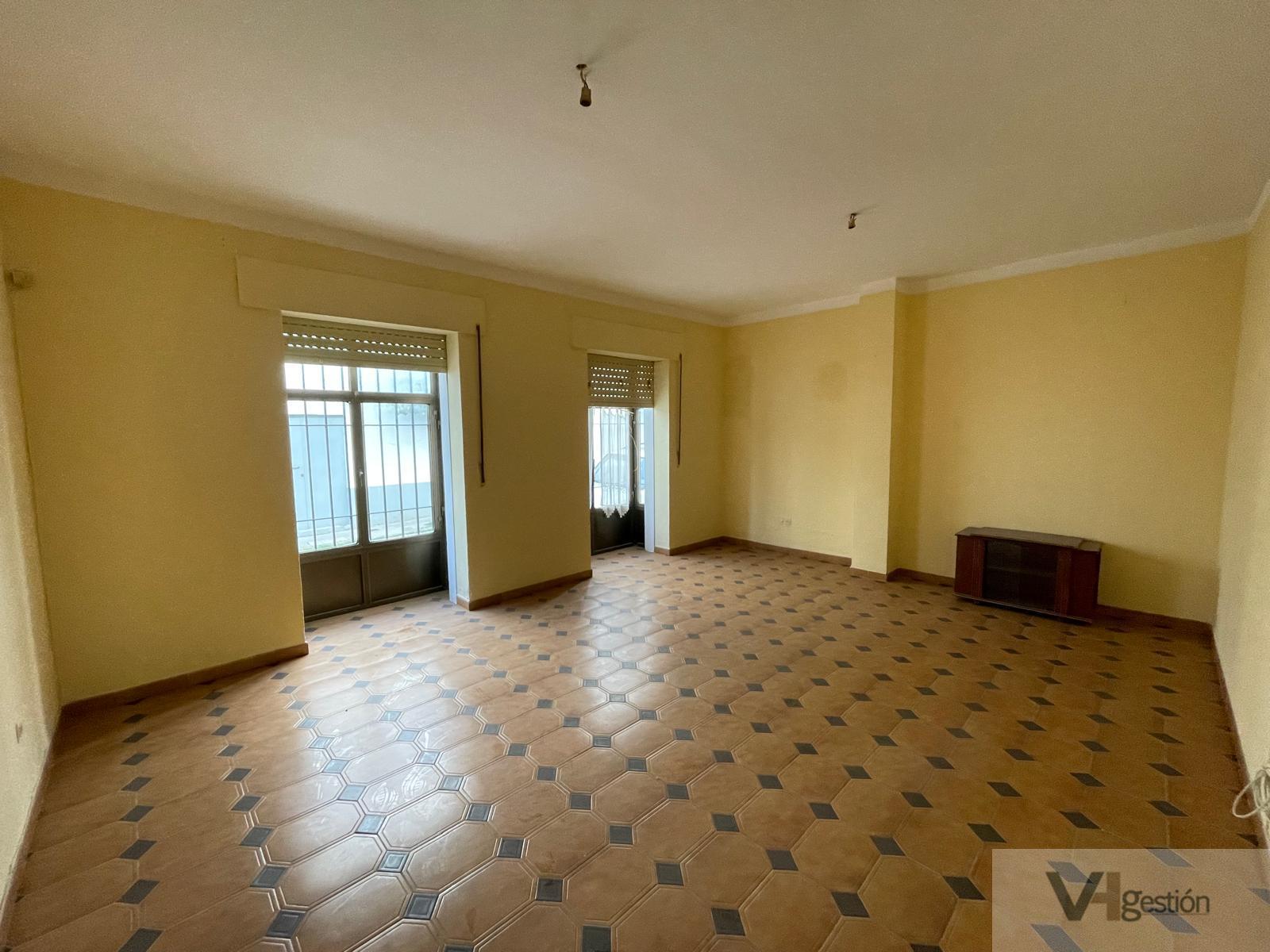 For sale of building in Villamartín