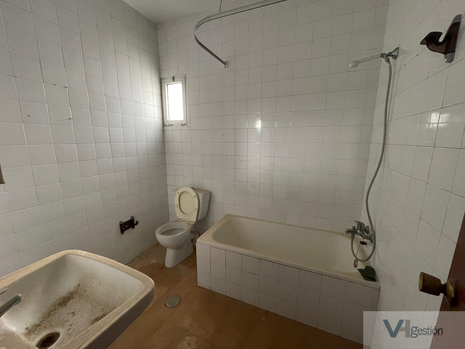 For sale of building in Villamartín