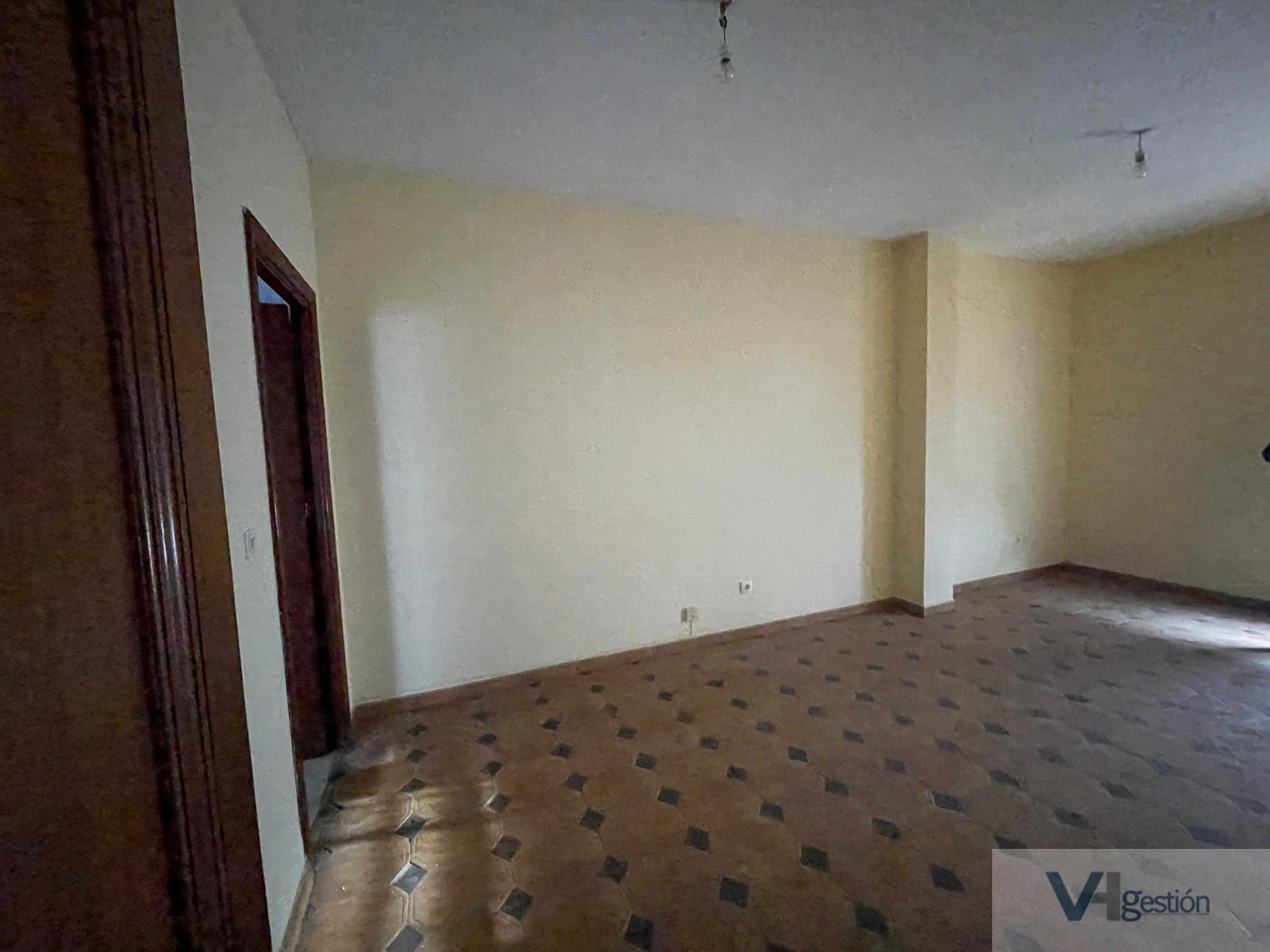 For sale of building in Villamartín