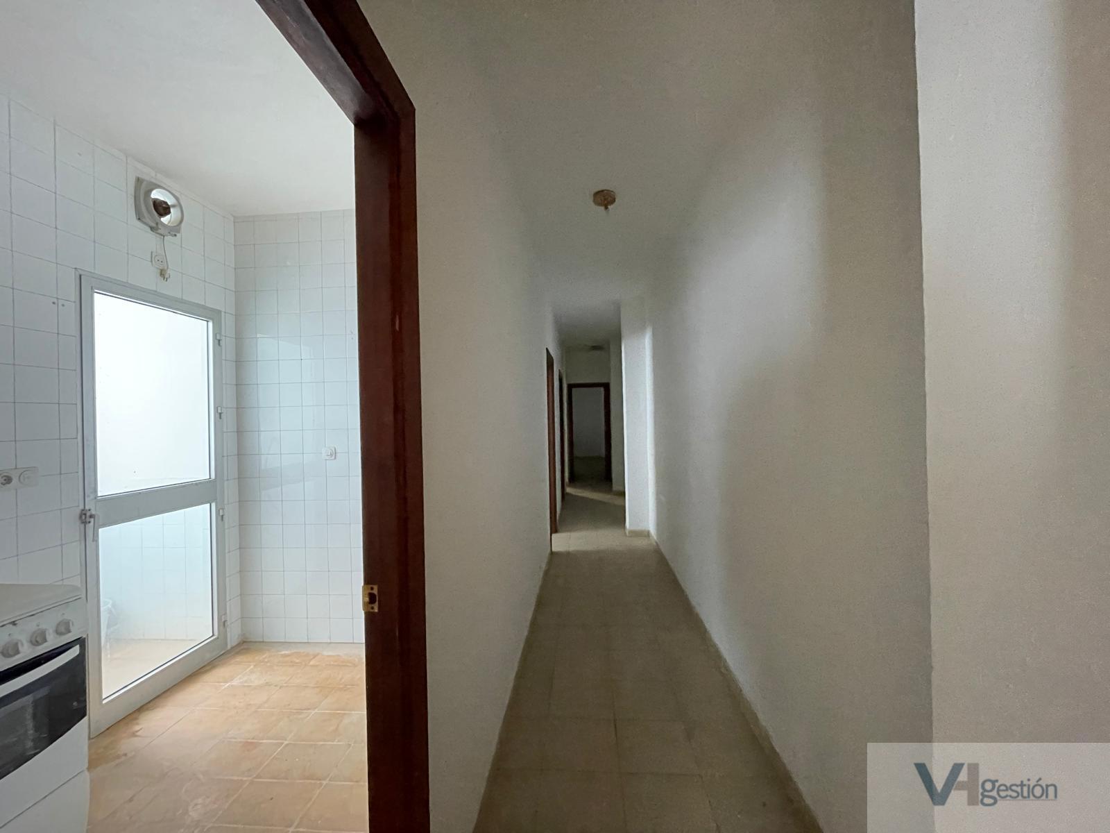 For sale of building in Villamartín