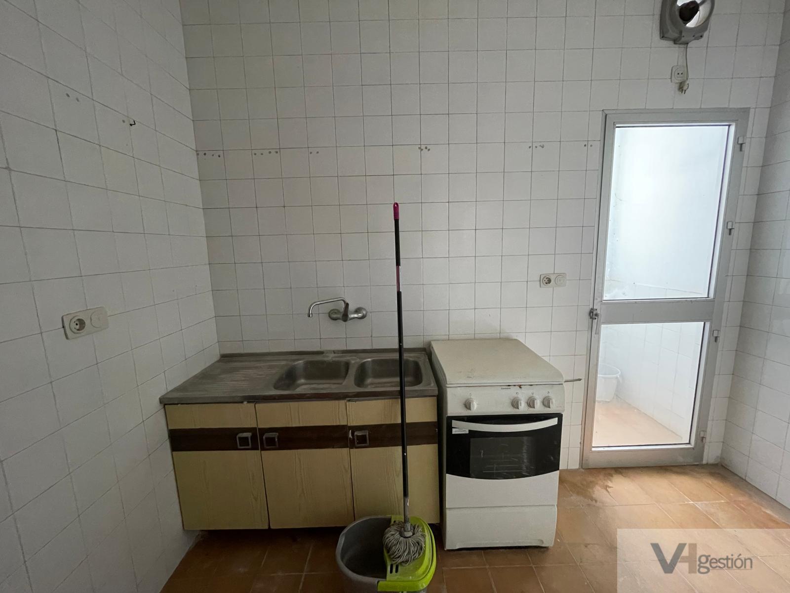 For sale of building in Villamartín