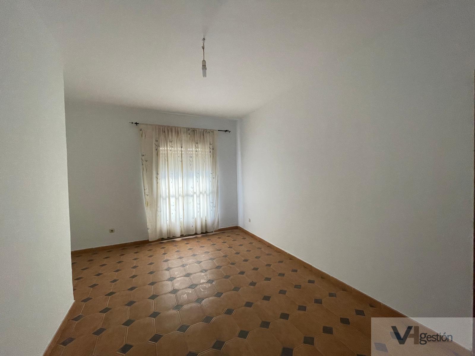 For sale of building in Villamartín