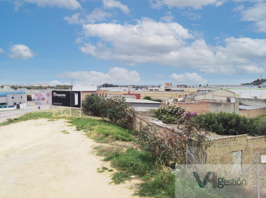 For sale of land in Tomares