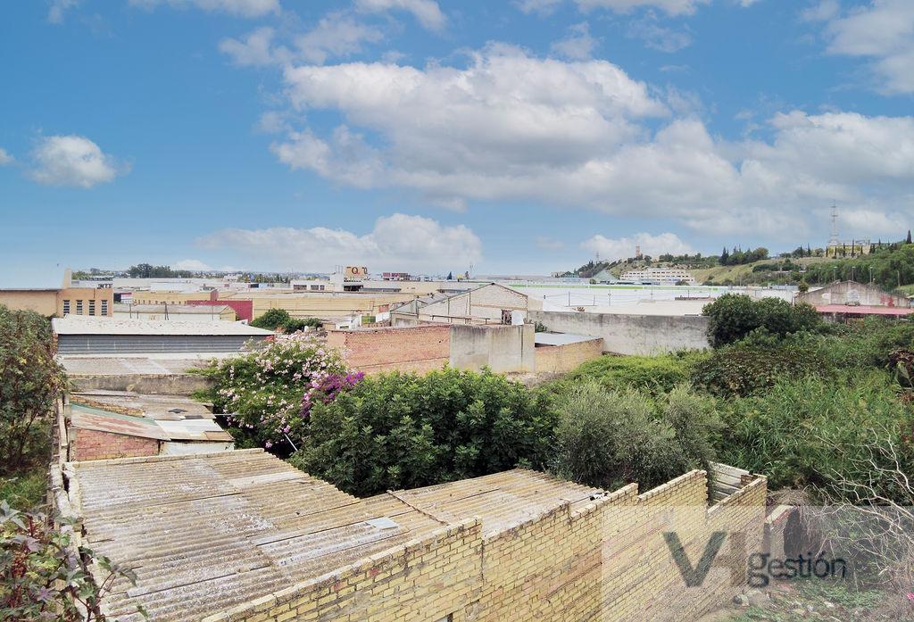 For sale of land in Tomares