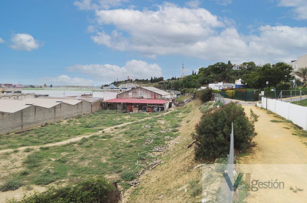For sale of land in Tomares