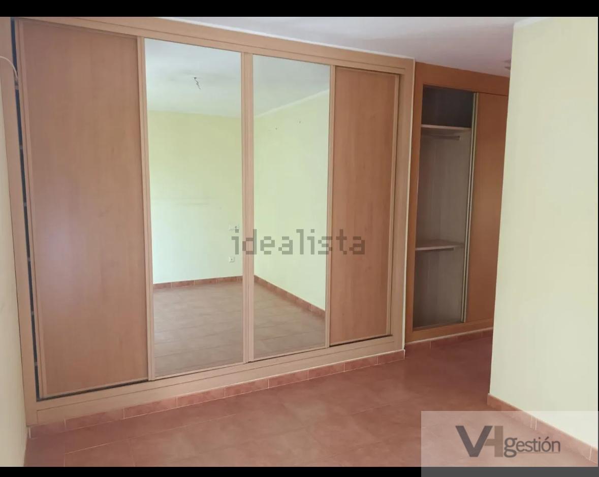 For sale of house in La Algaba