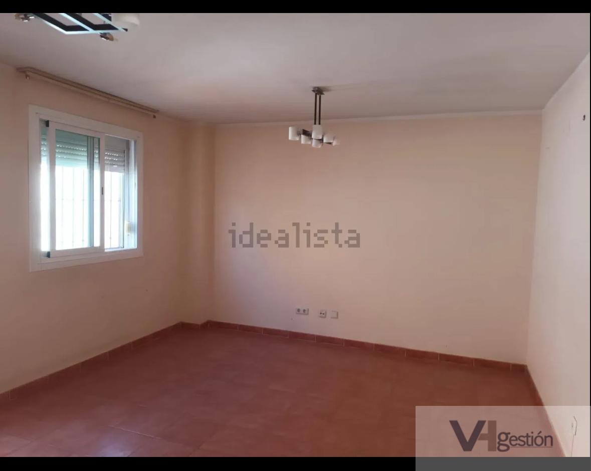 For sale of house in La Algaba